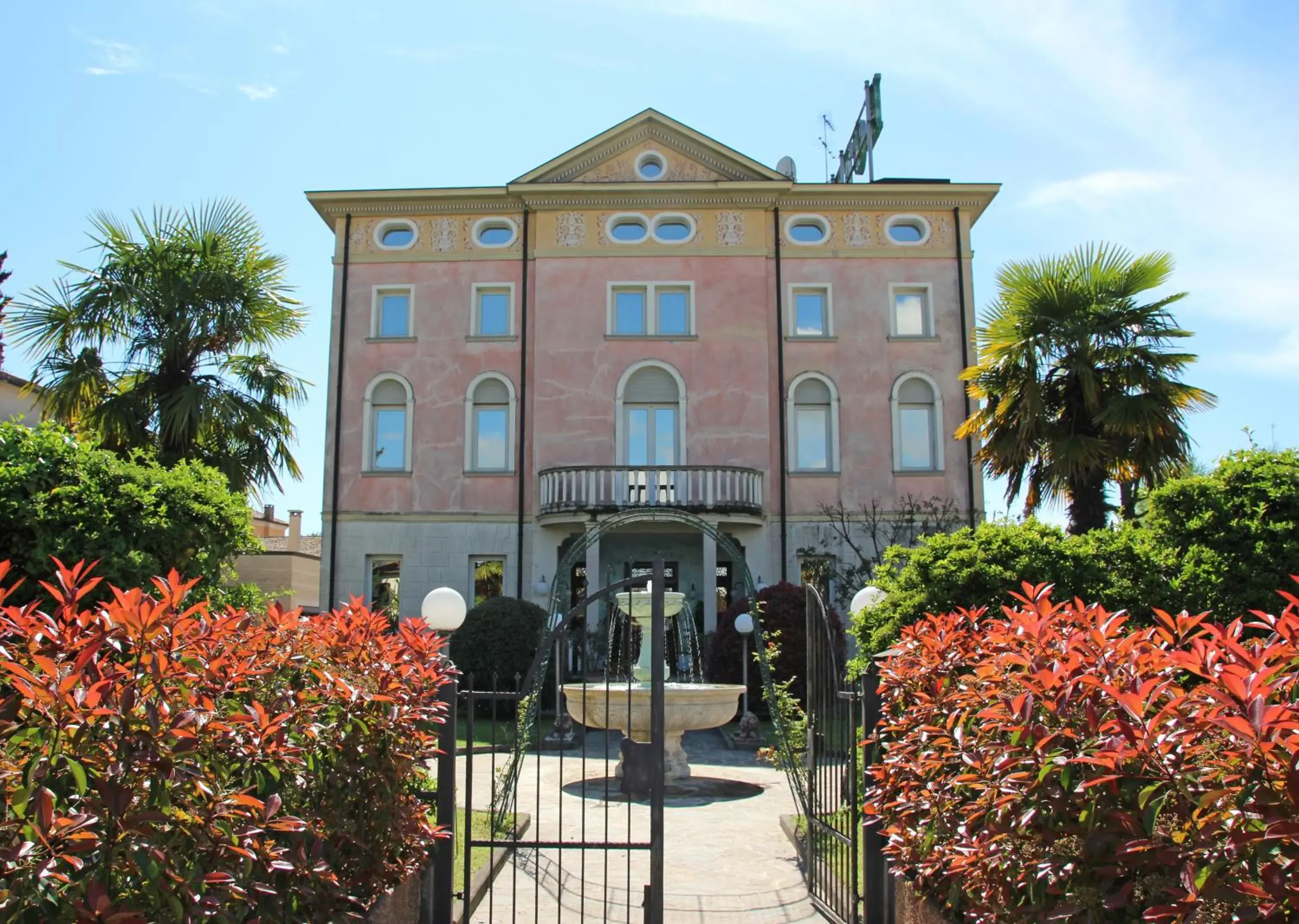 Facade/entrance, Property Building in Park Hotel Villa Leon d'Oro