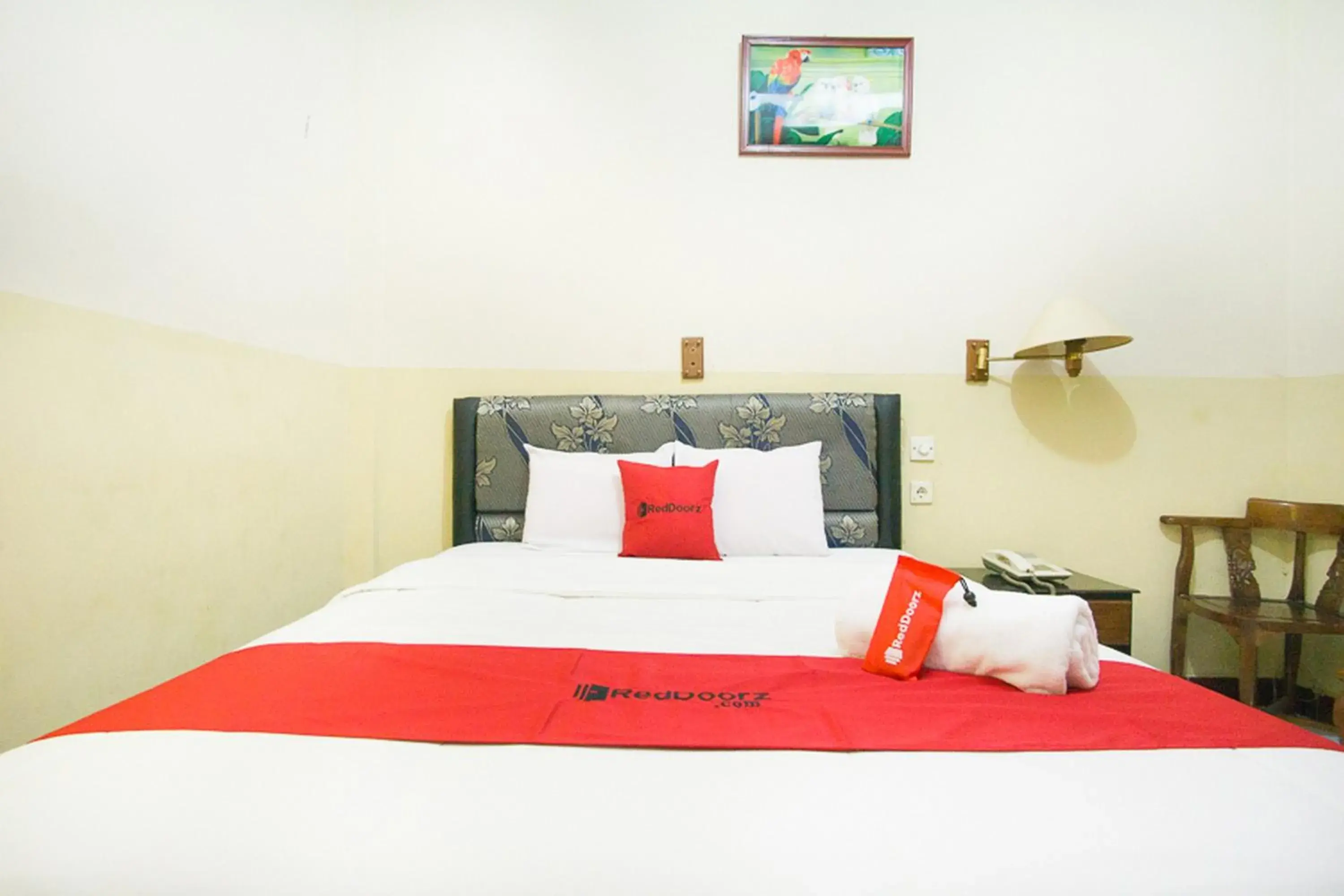 Bedroom, Bed in RedDoorz plus near Pelabuhan Bitung