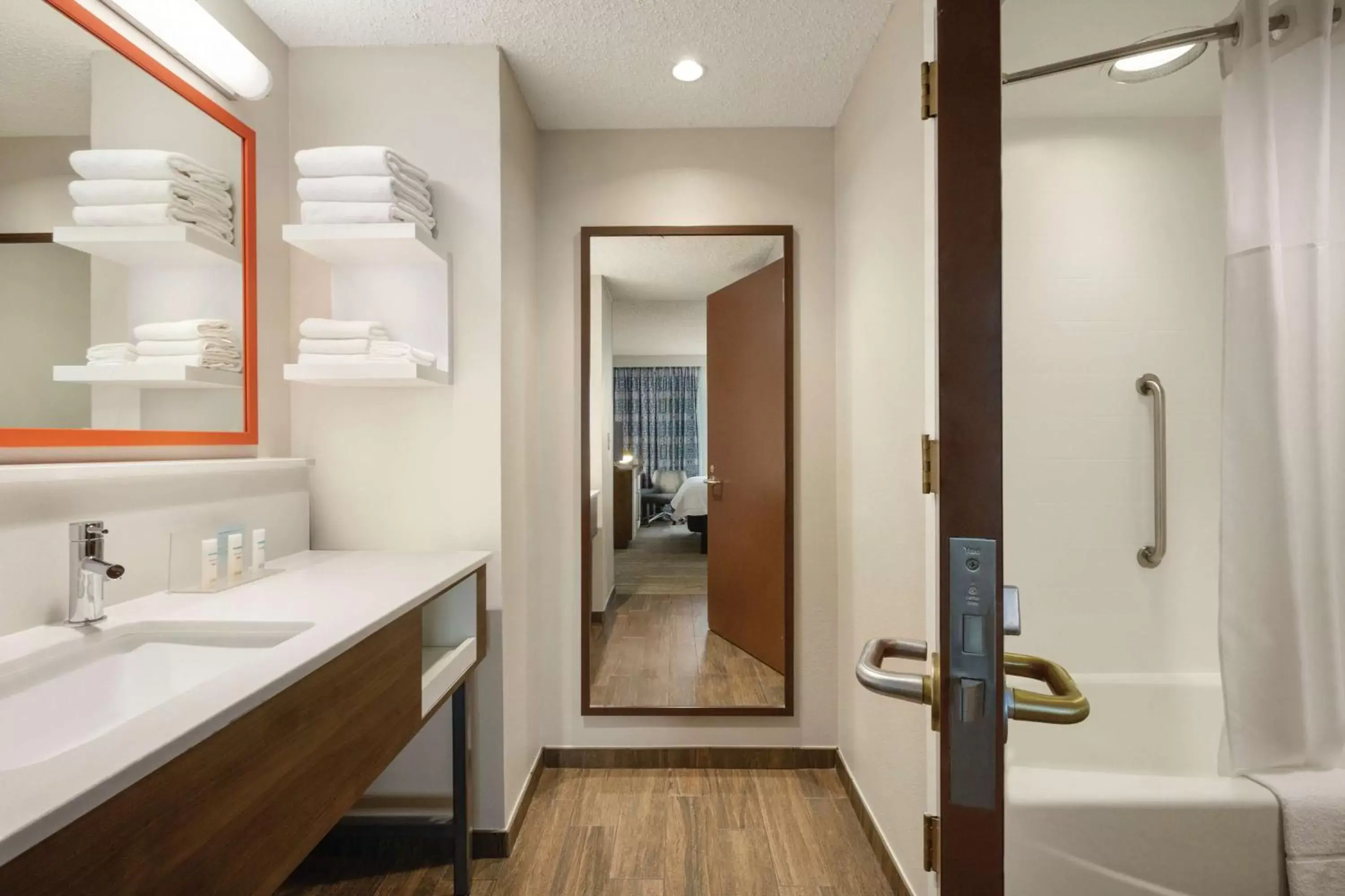 Bathroom in Hampton Inn & Suites Dallas-Mesquite