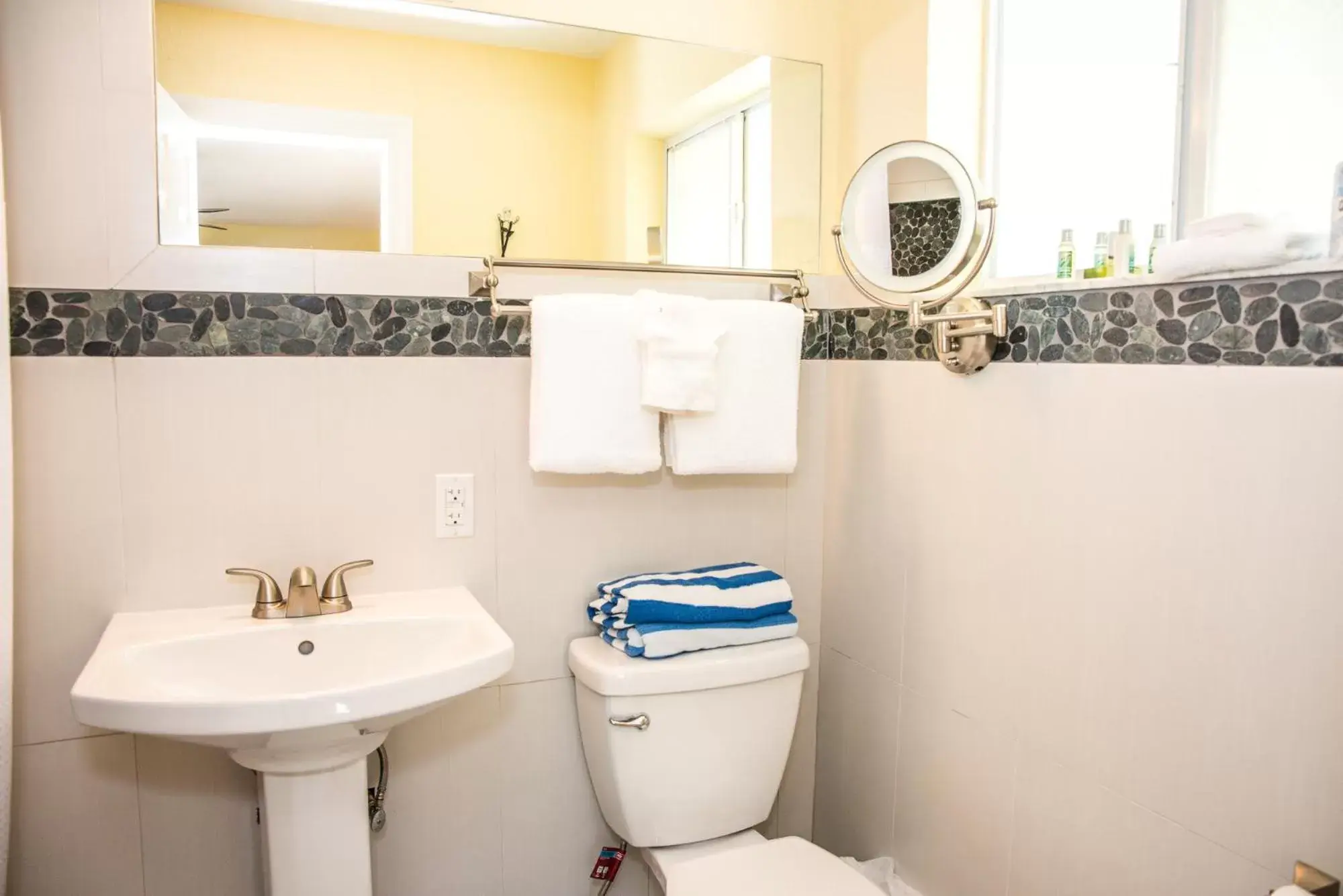 Bathroom in Coconut Bay Resort - Key Largo