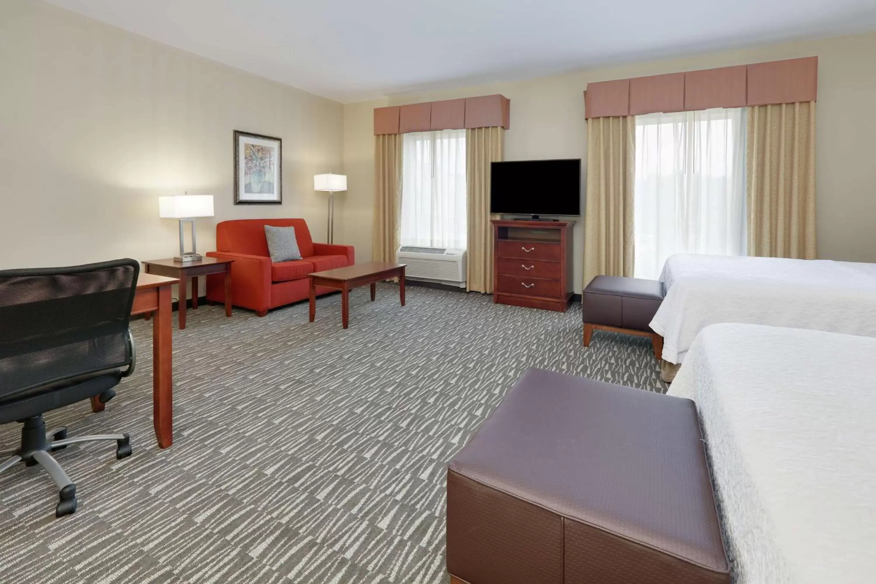 Bedroom, Seating Area in Hampton Inn & Suites Southern Pines-Pinehurst
