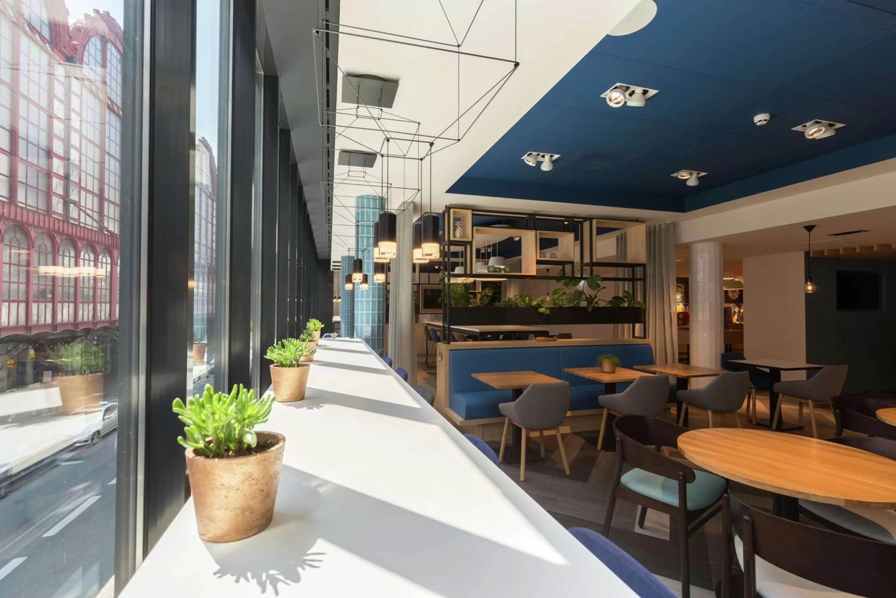 Lounge or bar in Hampton By Hilton Antwerp Central Station