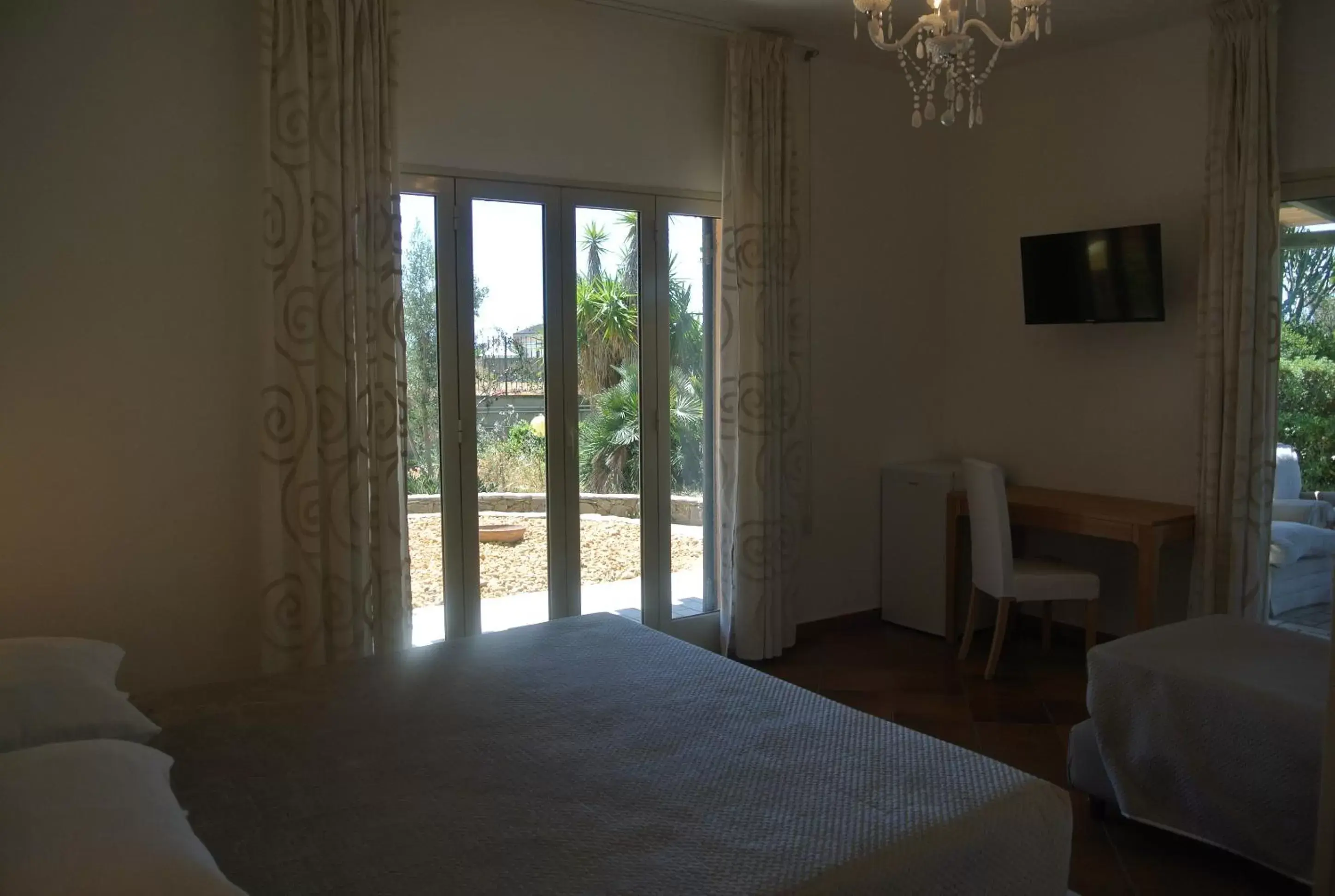 Bedroom, Bed in Villa Carlotta Resort