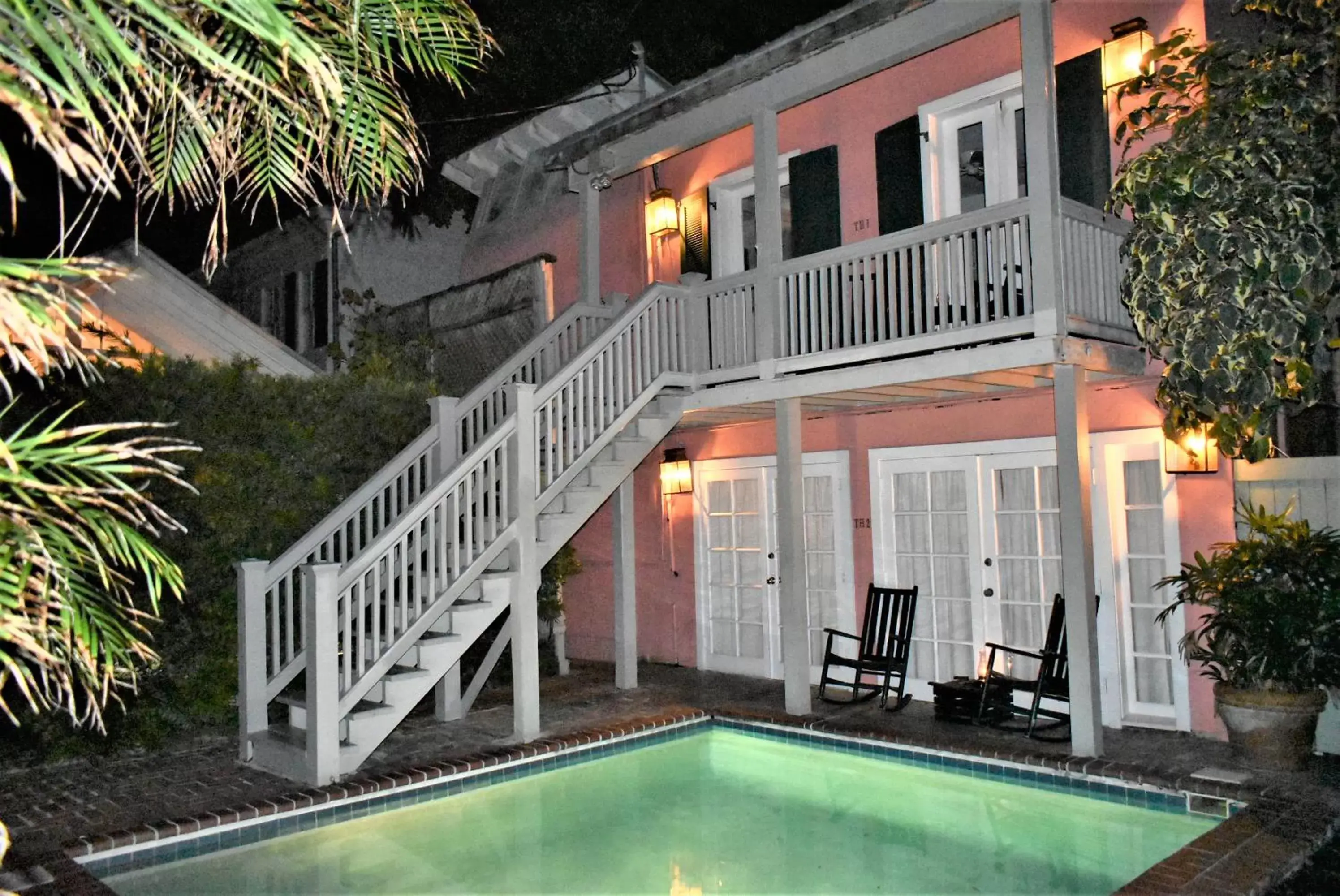 Swimming Pool in Simonton Court Historic Inn & Cottages