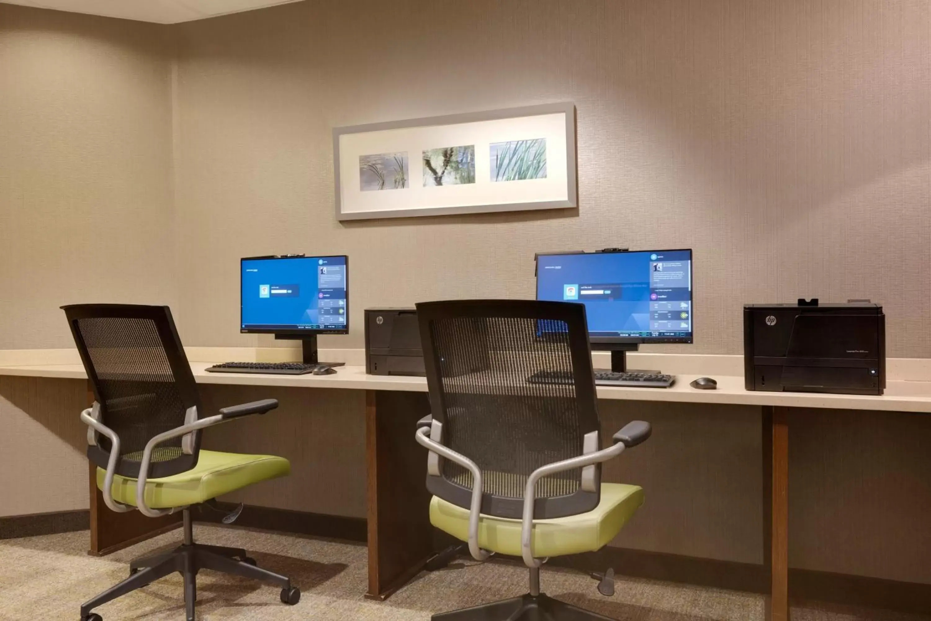 Business facilities, Business Area/Conference Room in SpringHill Suites by Marriott Newark International Airport