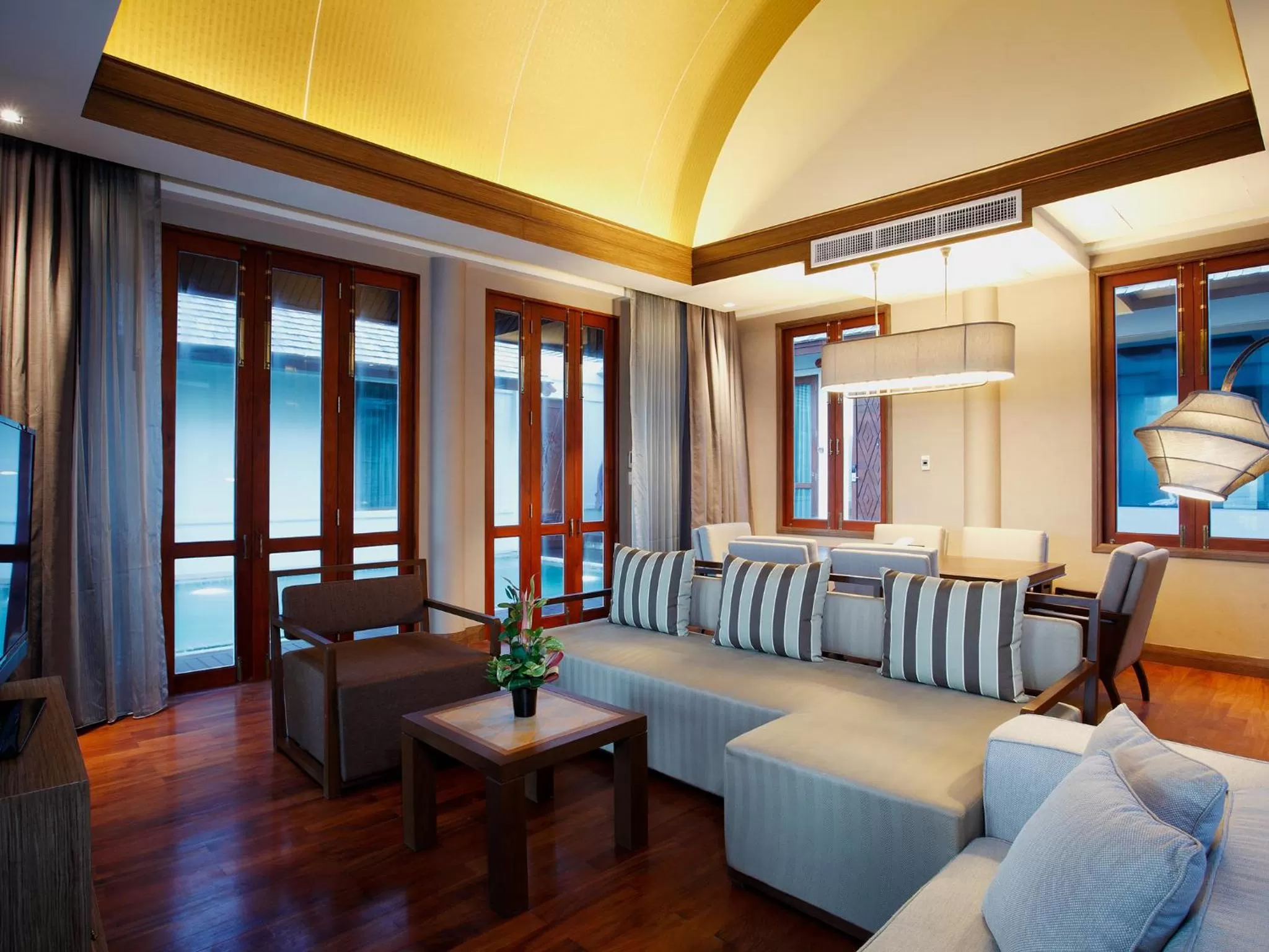 Living room in Graceland Khaolak Beachfront Resort