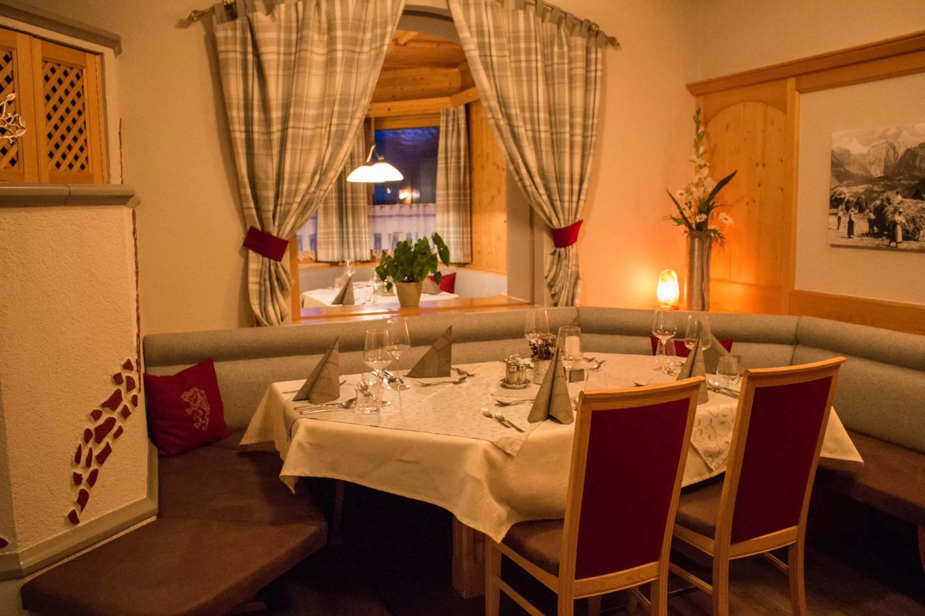 Restaurant/Places to Eat in SCHÖNIS-Landhotel