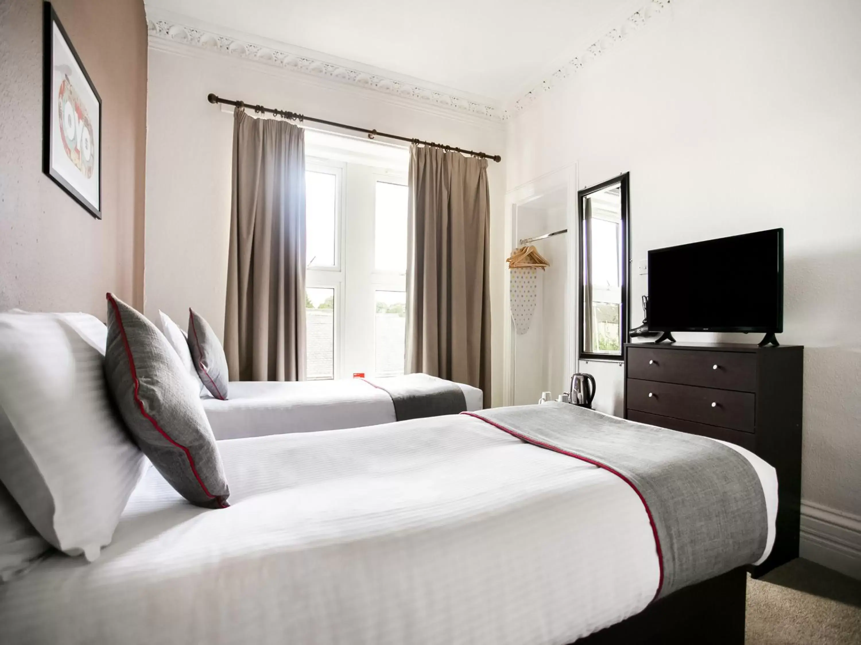 TV and multimedia, Bed in Corner Hotel