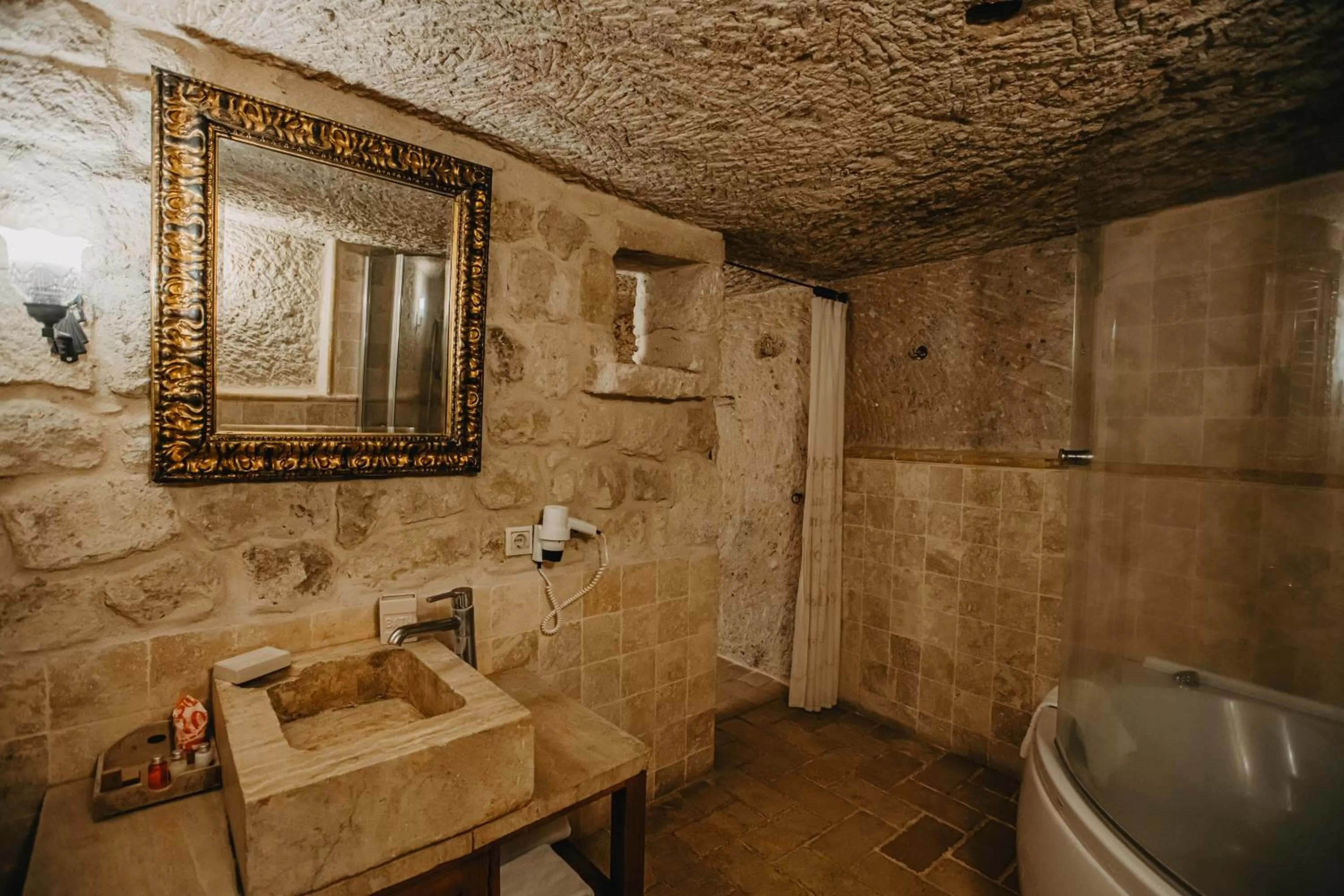 Bathroom in Melekler Evi Cave Hotel