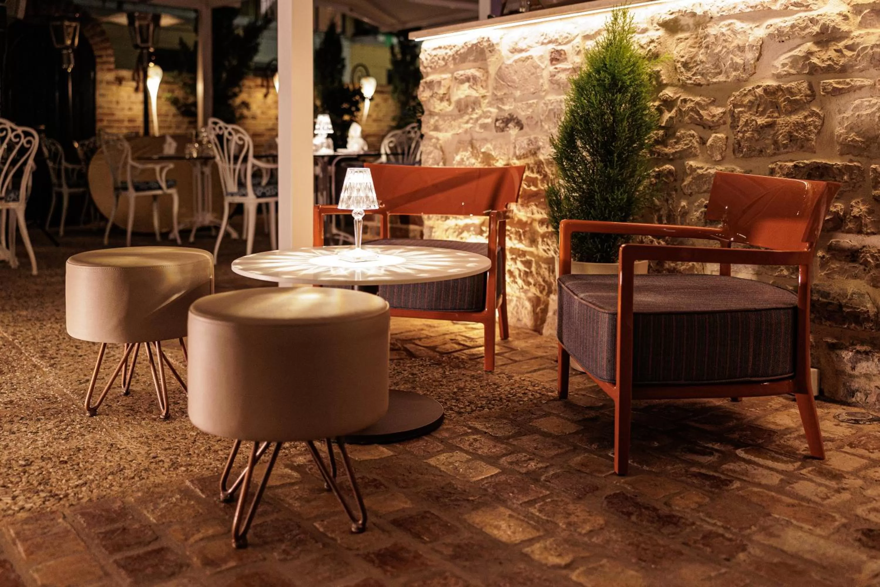 Lounge or bar in Acanthus blue