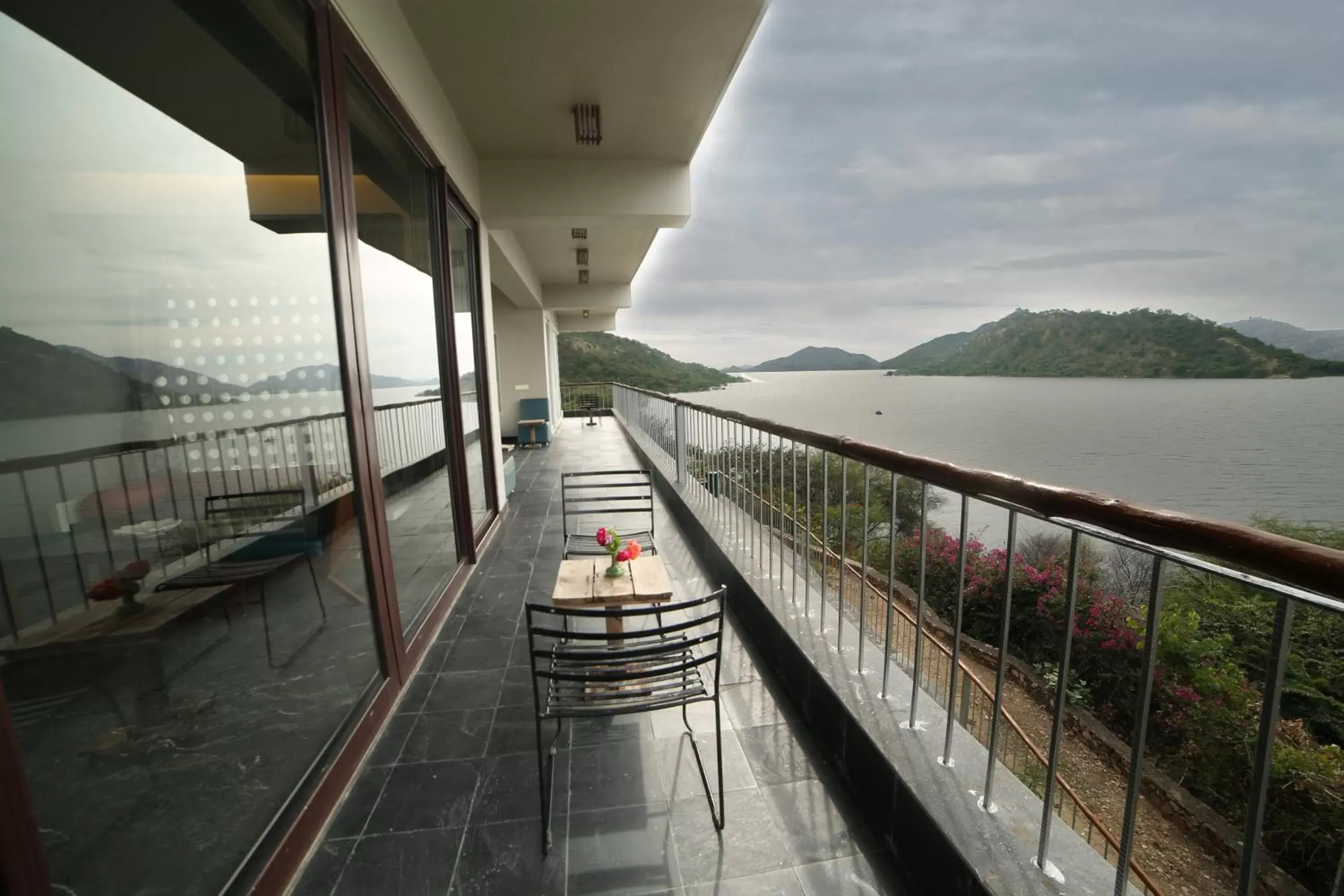 Patio, Balcony/Terrace in Jaisamand Island Resort