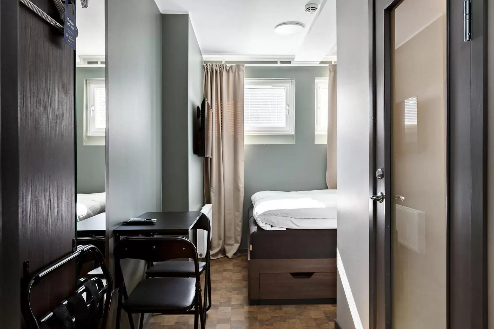 Bed, Bathroom in Sure Hotel Studio by Best Western Bromma