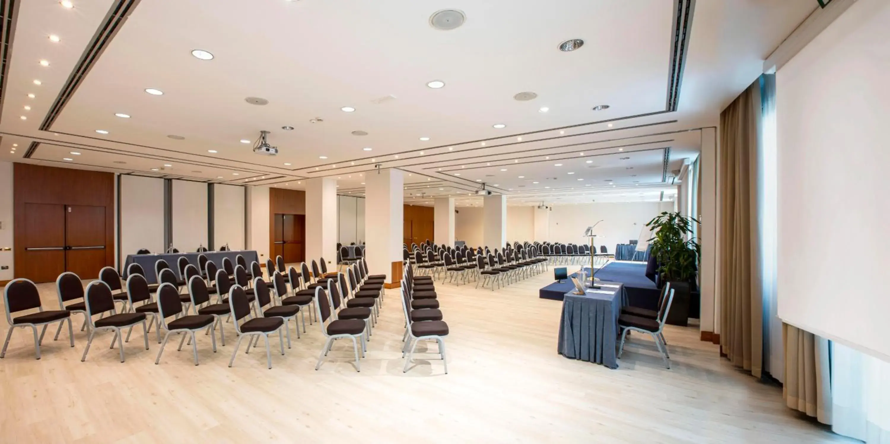 Business facilities in SHG Hotel Antonella