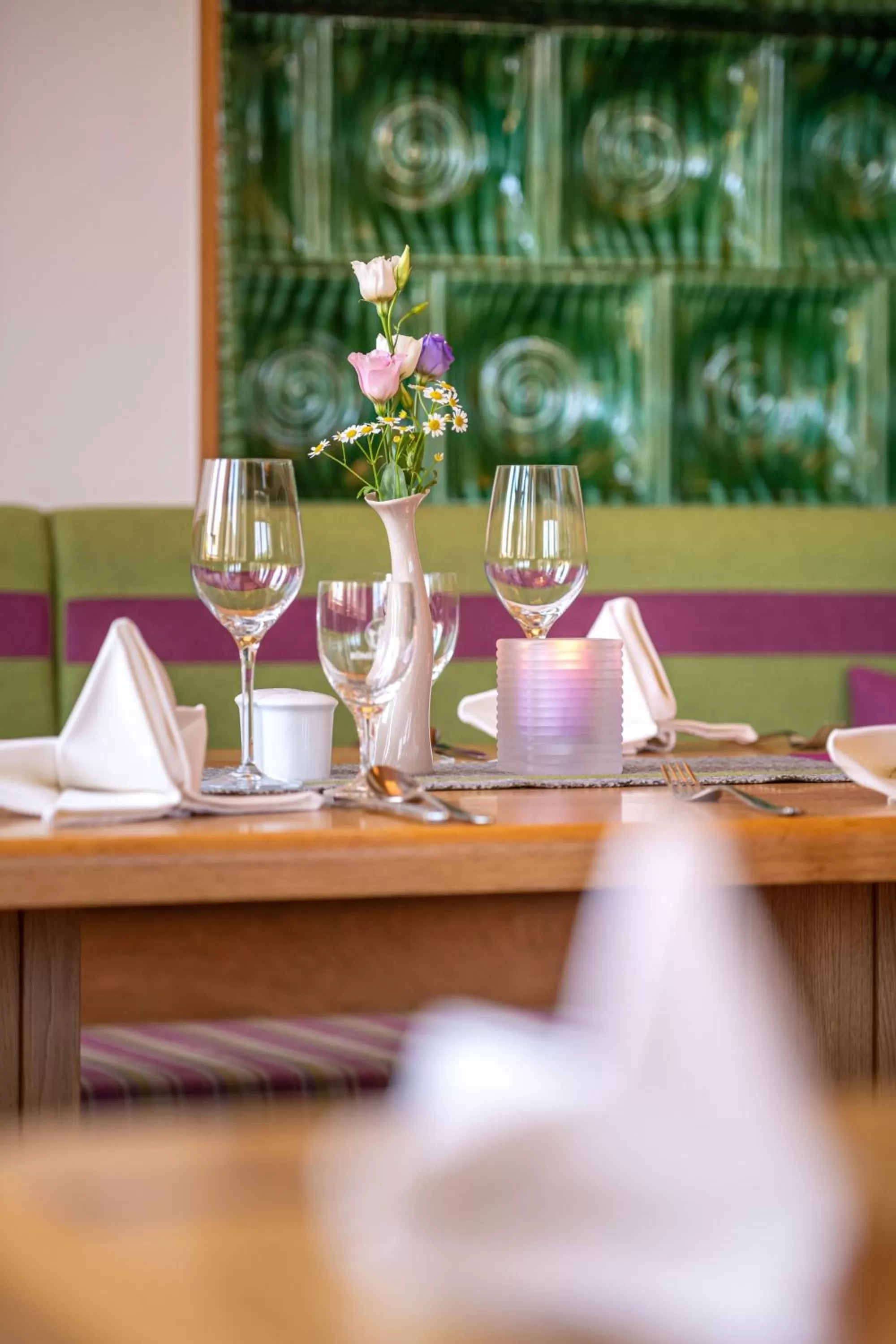 Restaurant/places to eat in Hotel Loy