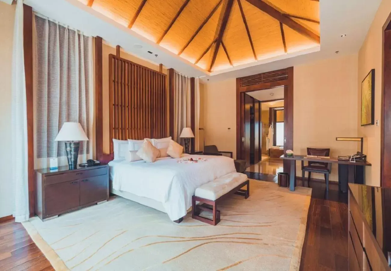 Photo of the whole room, Bed in The Ritz-Carlton Sanya, Yalong Bay