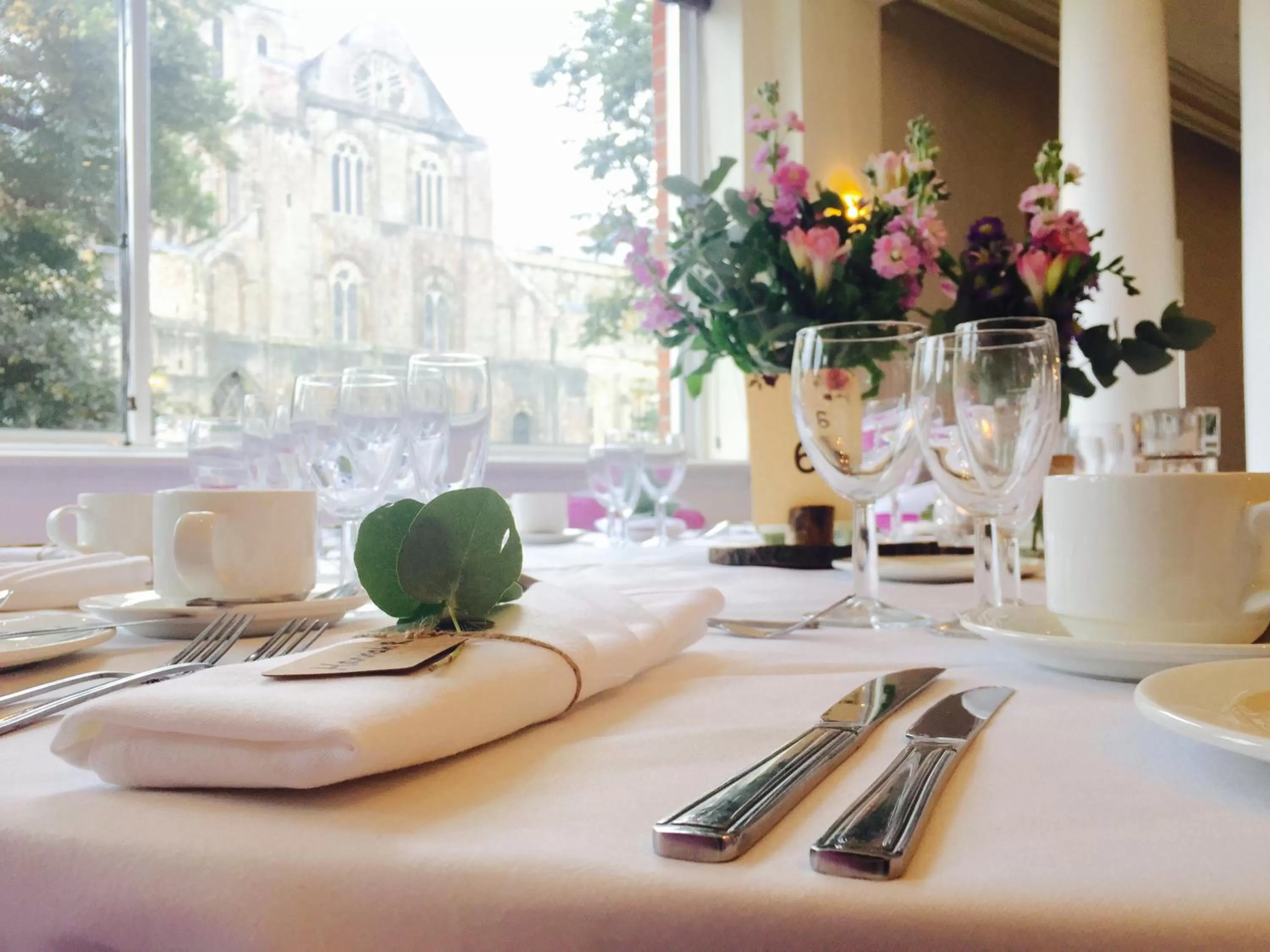 Restaurant/places to eat in Winchester Wessex Hotel by Sunday