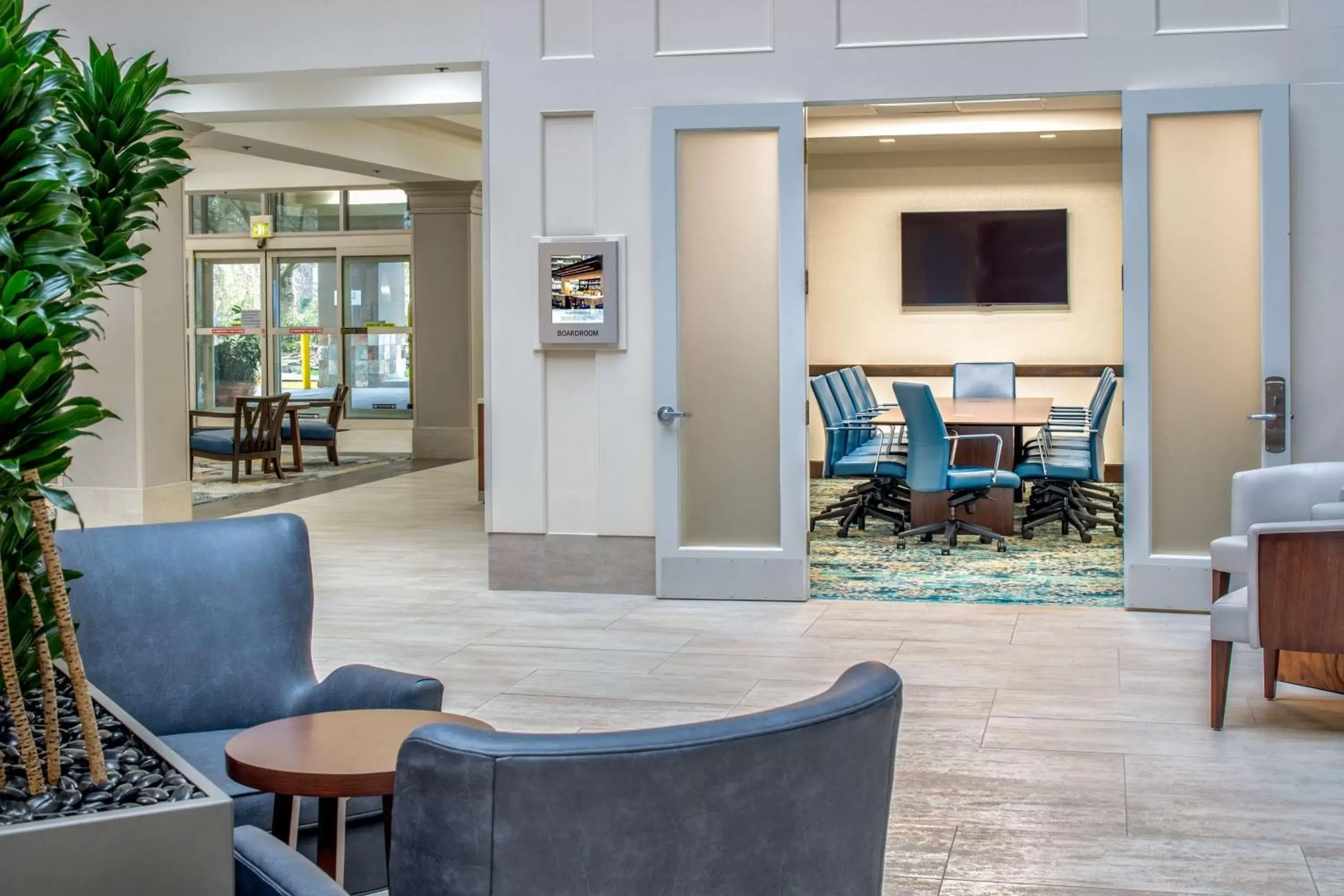 Meeting/conference room, Seating Area in Embassy Suites By Hilton Seattle - Tacoma International Airport