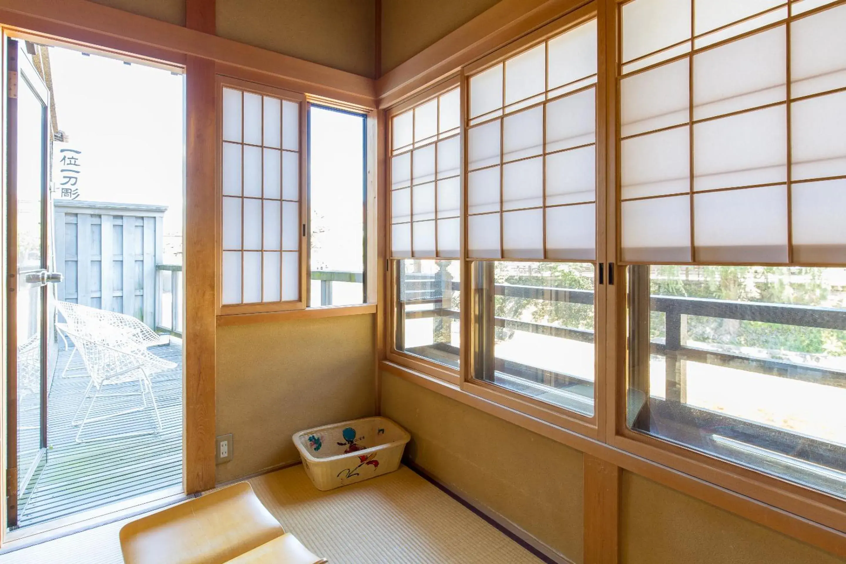 Decorative detail, Balcony/Terrace in Honjin Hiranoya Kachoan