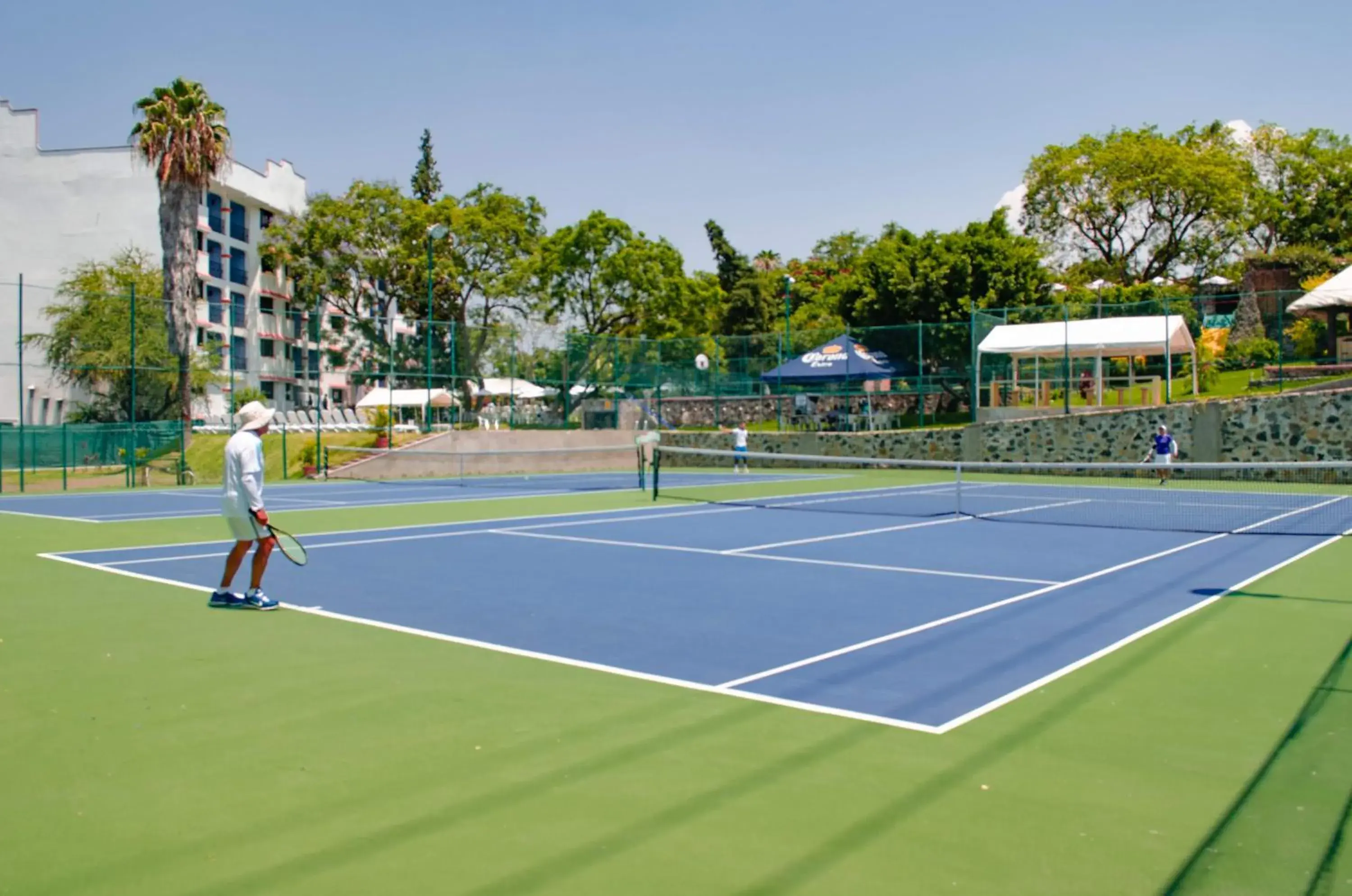 Tennis court, Tennis/Squash in Hotel Coral Cuernavaca Resort & Spa
