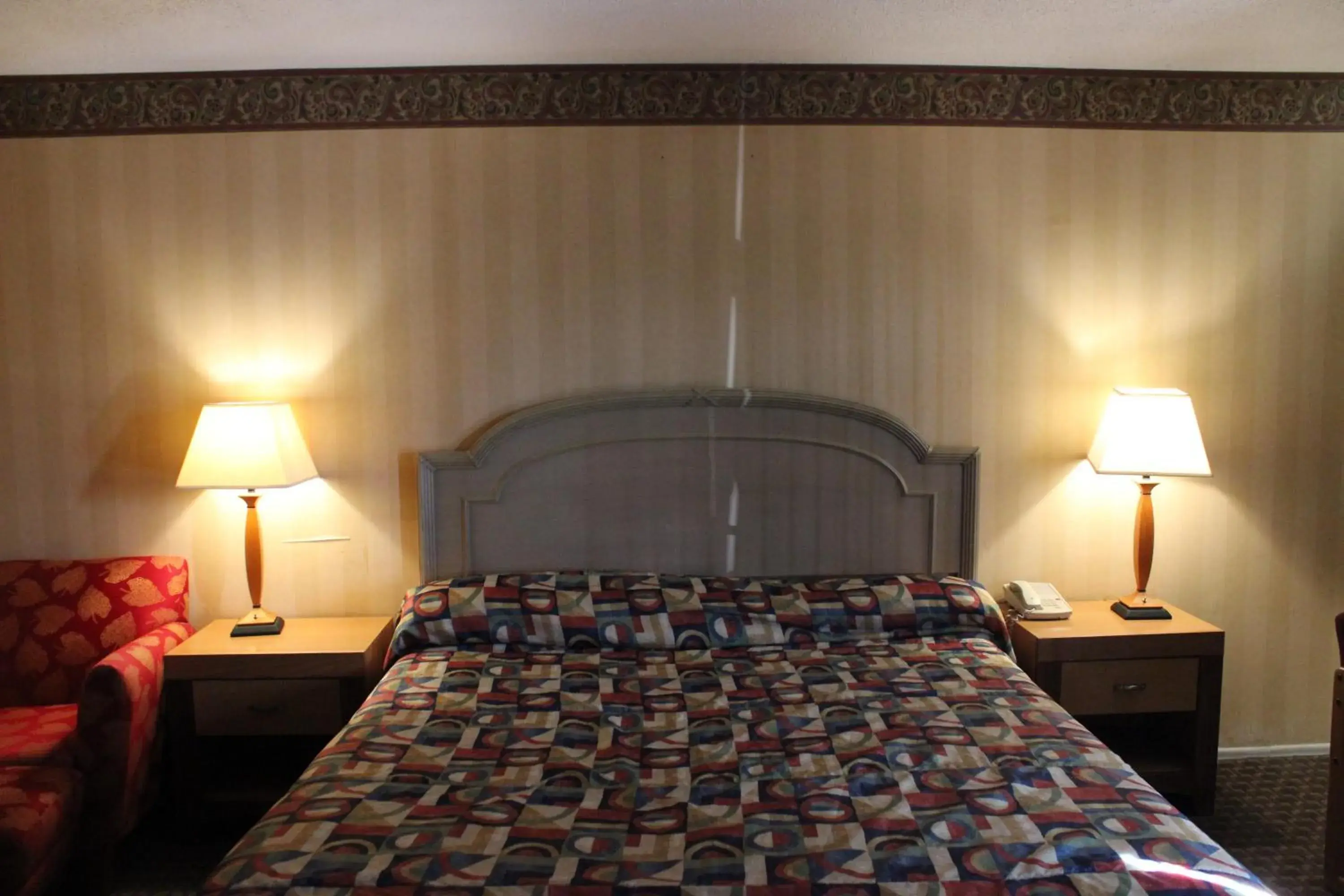 Photo of the whole room, Bed in Gateway Inn Fairfield