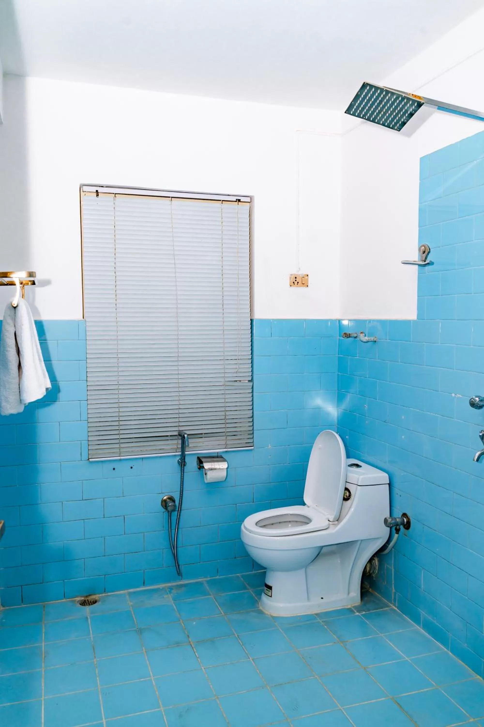 Bathroom in Silu Homes by Hostmandu