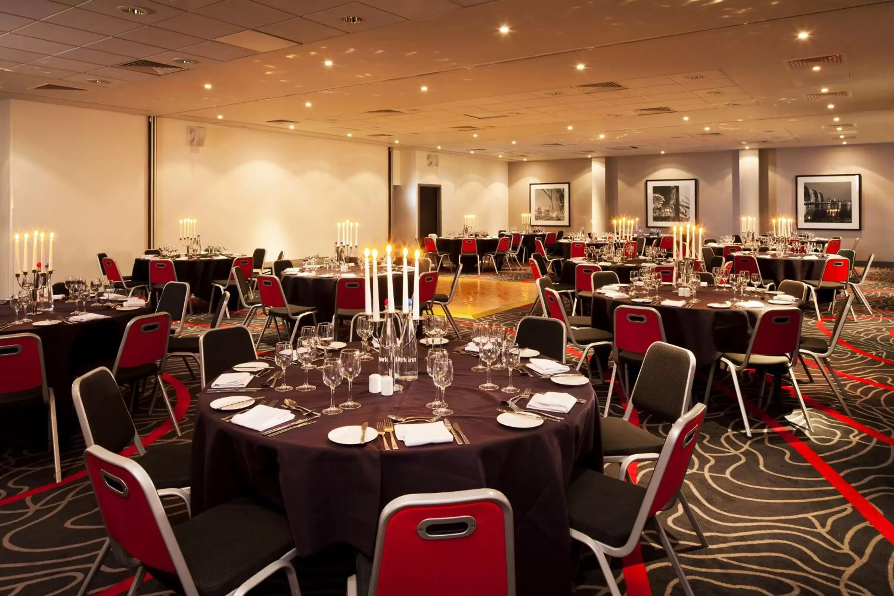 On site, Restaurant/Places to Eat in Park Inn by Radisson Manchester City Centre