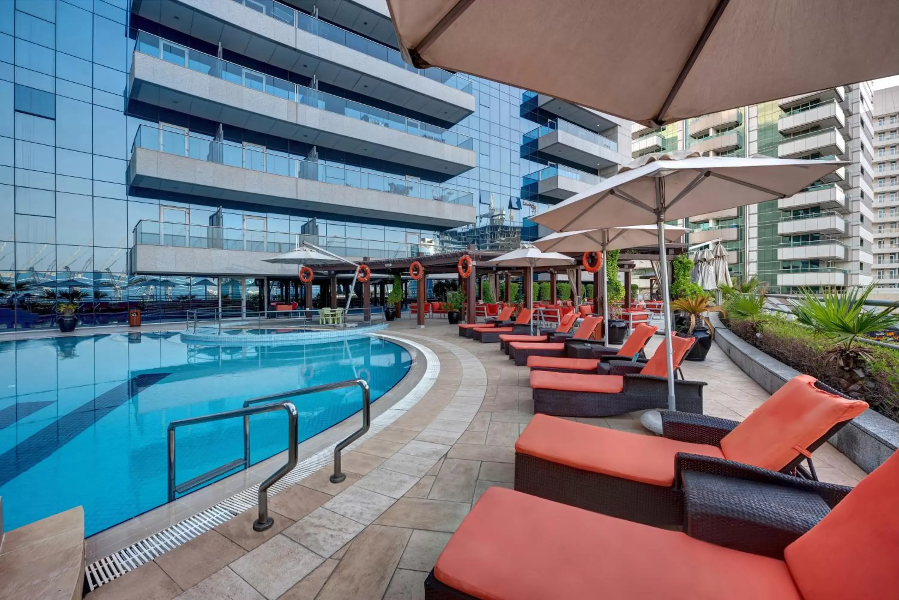 Swimming Pool in Copthorne Hotel Dubai