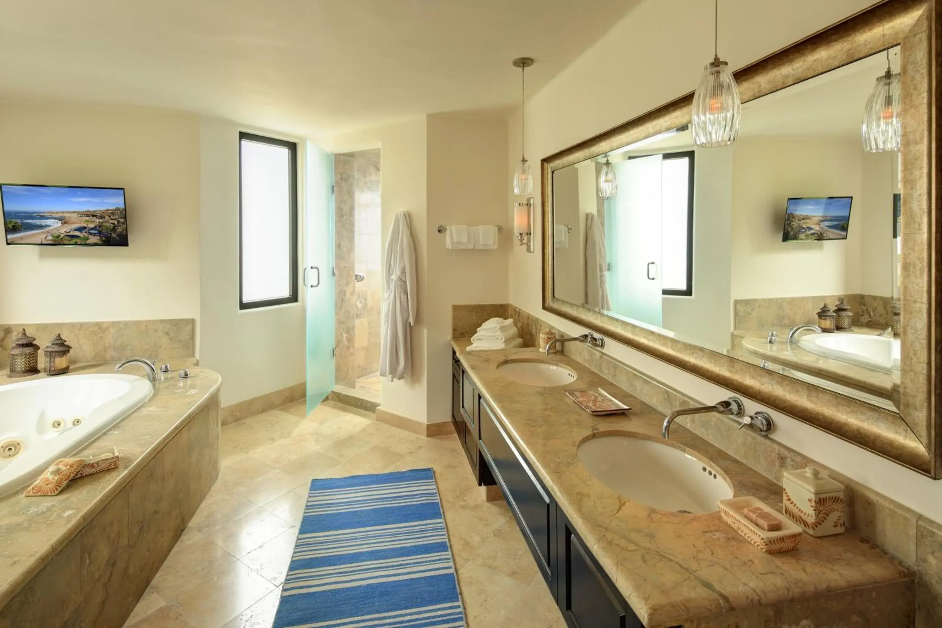 Bathroom in Esperanza - An Auberge Resort