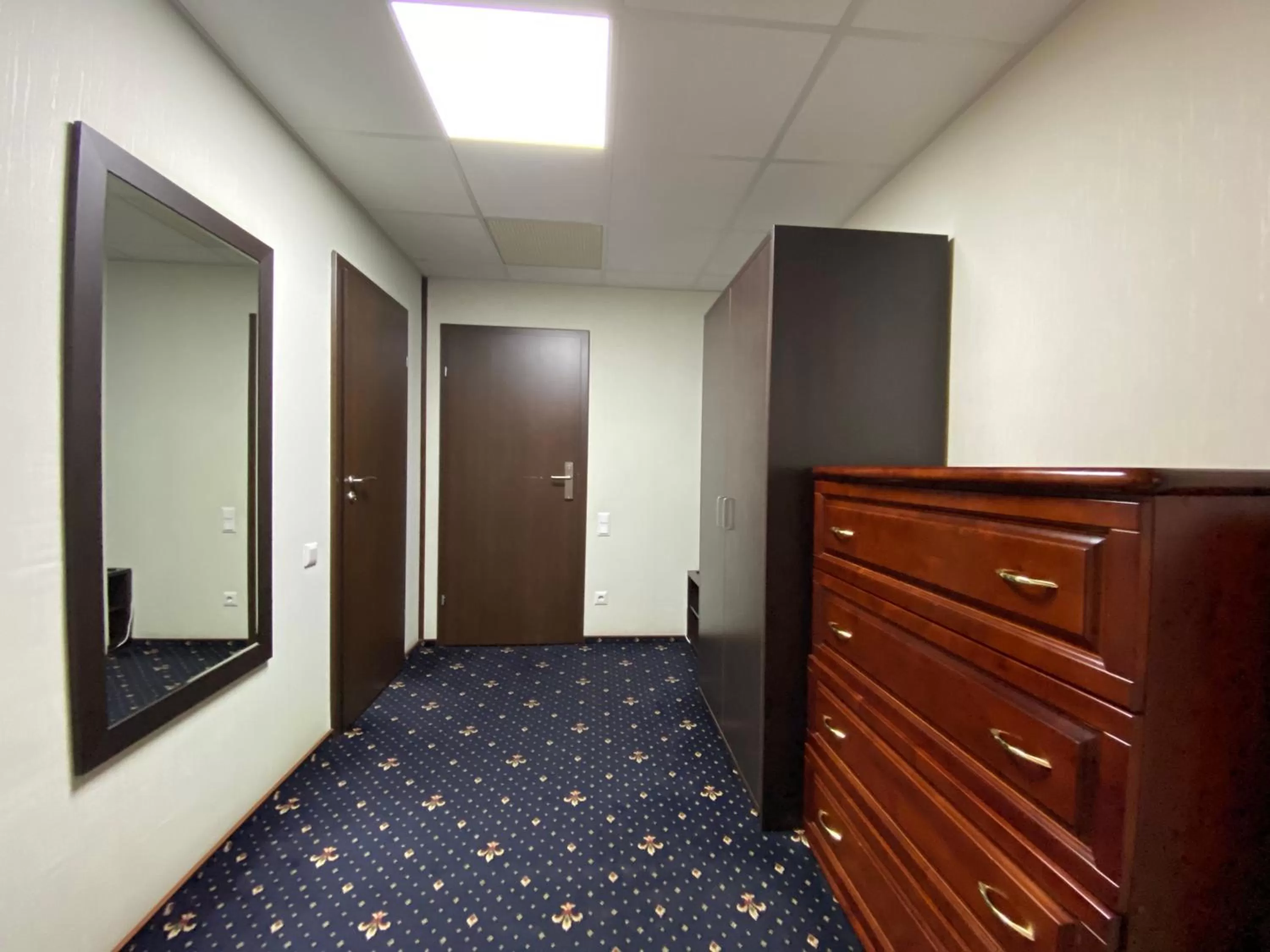 Photo of the whole room, Bed in irisHotels