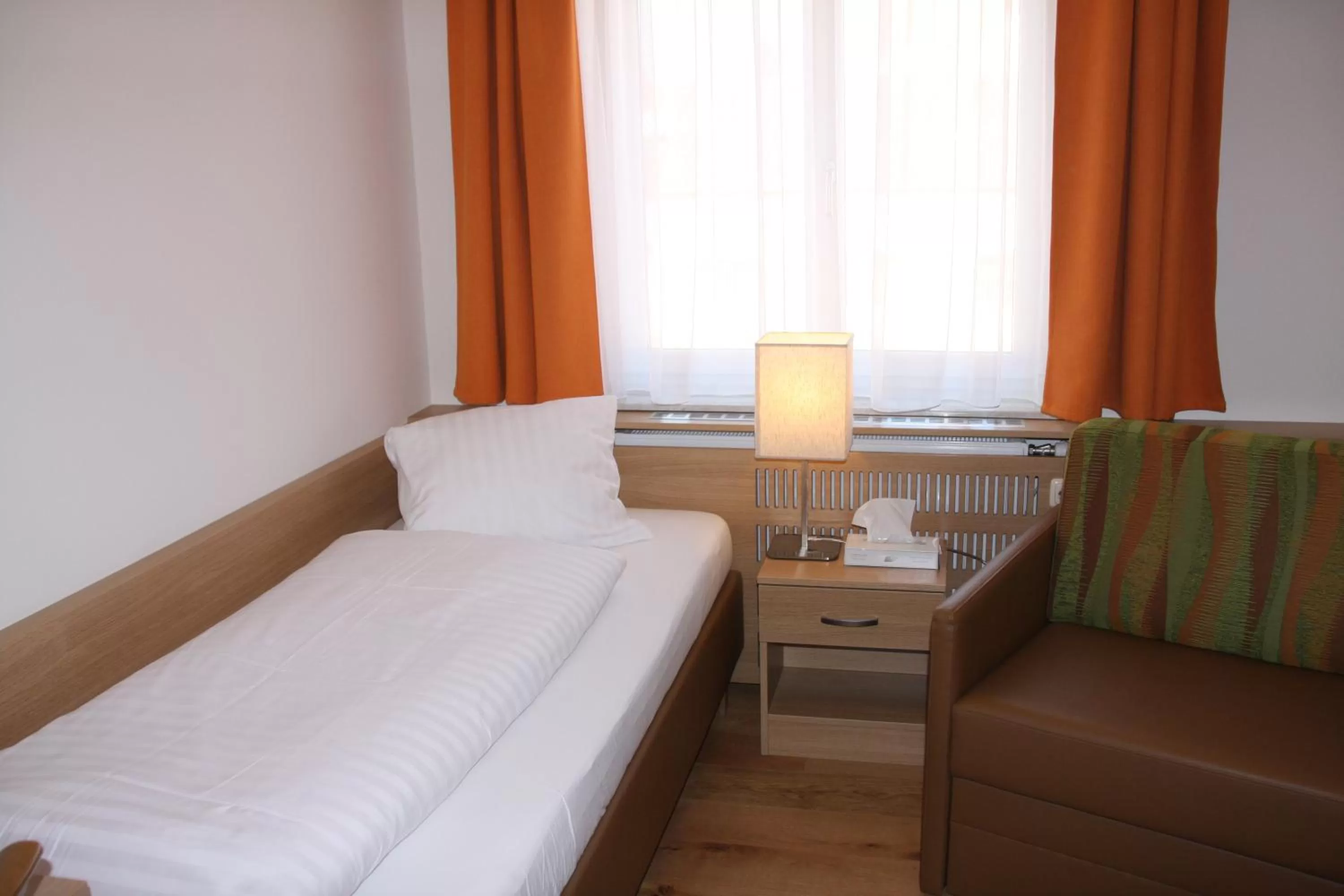 Bedroom, Bed in Weinhotel Rieder