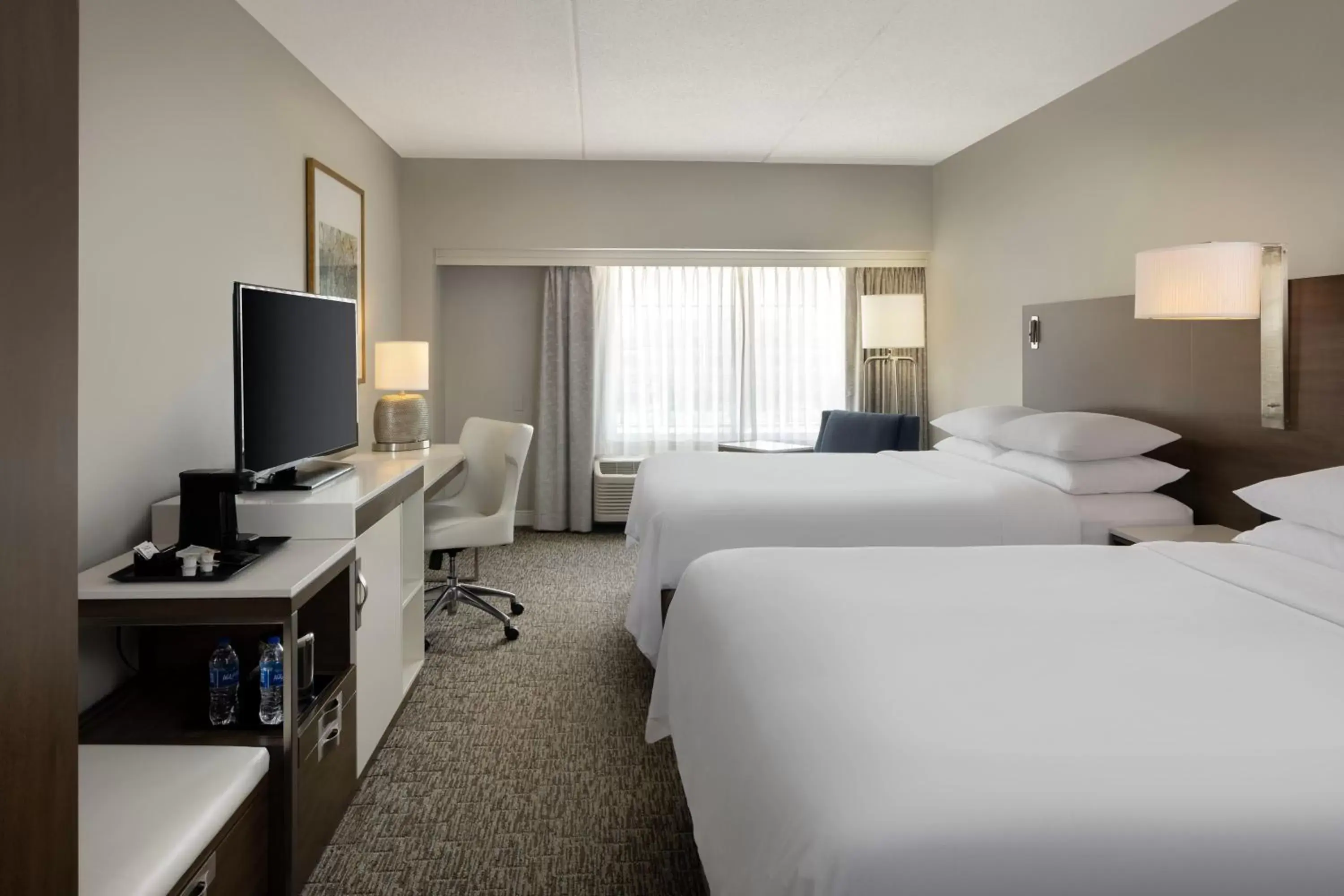 Bedroom in Sheraton Jacksonville Hotel