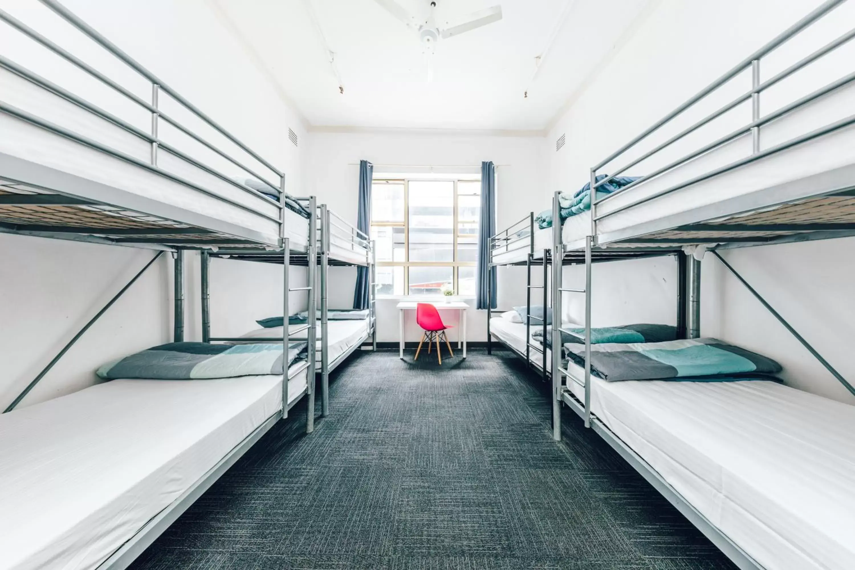 bunk bed in Maze Backpackers - Sydney