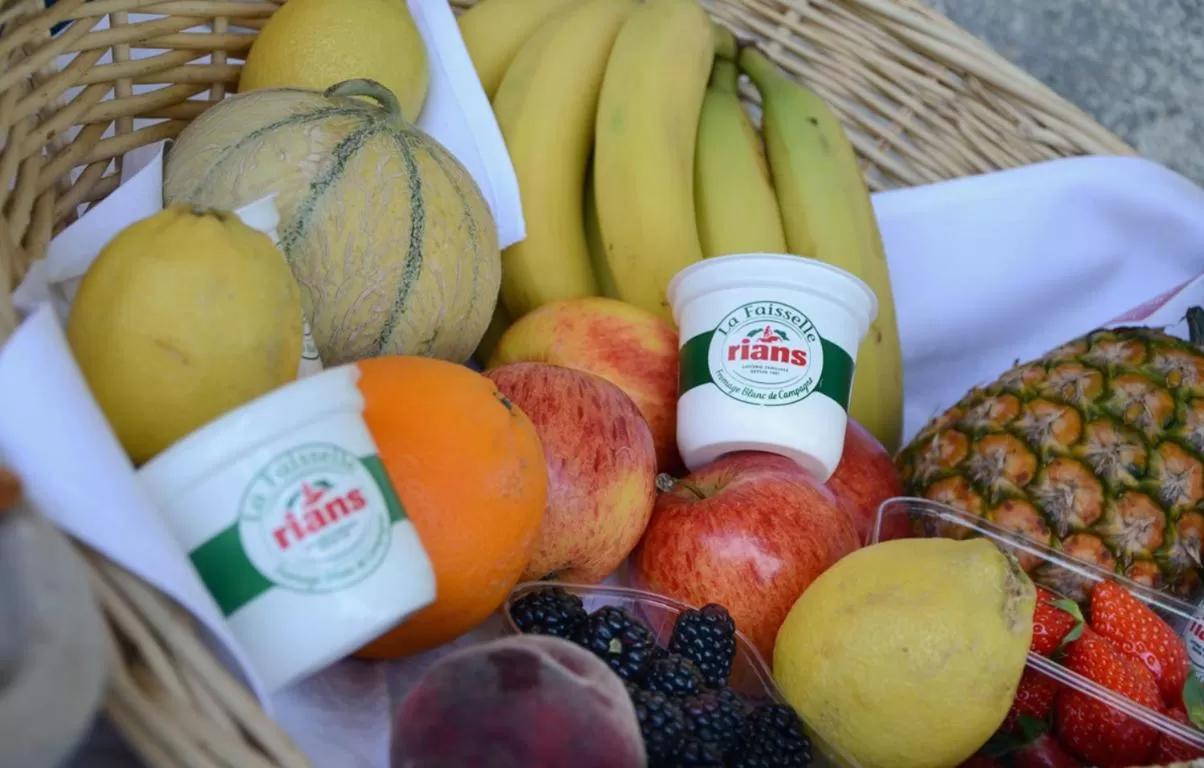 Buffet breakfast, Food in Avenue de la Gare