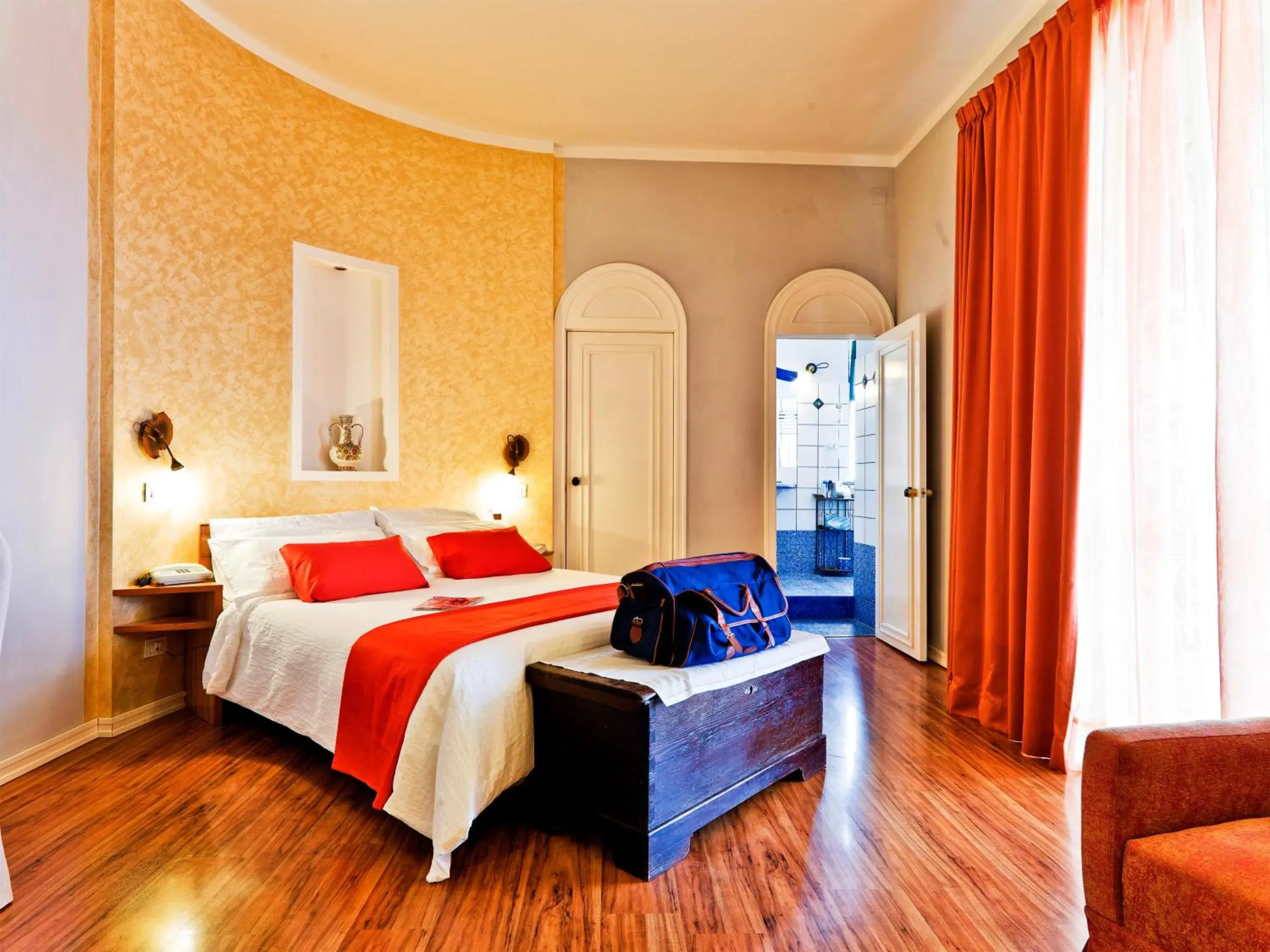 Photo of the whole room in Hotel Scapolatiello