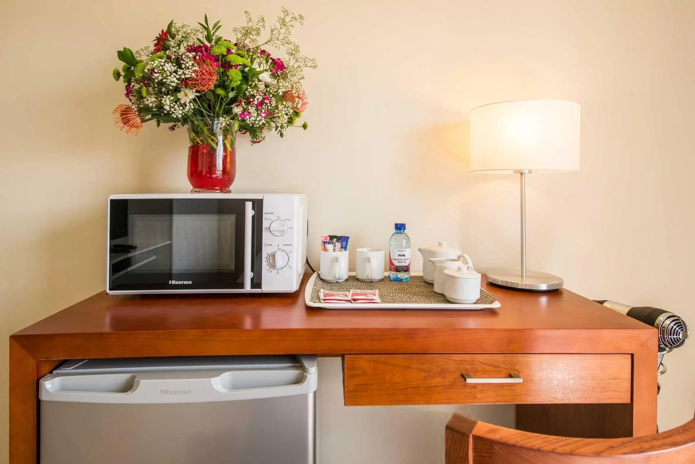 Shower, TV/Entertainment Center in Kathu Inn