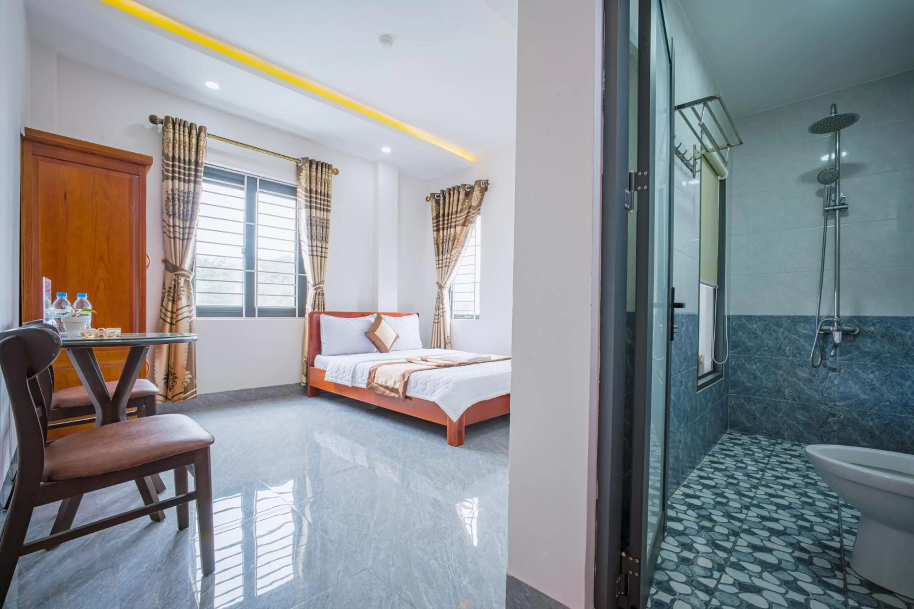 Photo of the whole room, Bed in Phú Xuân Hotel