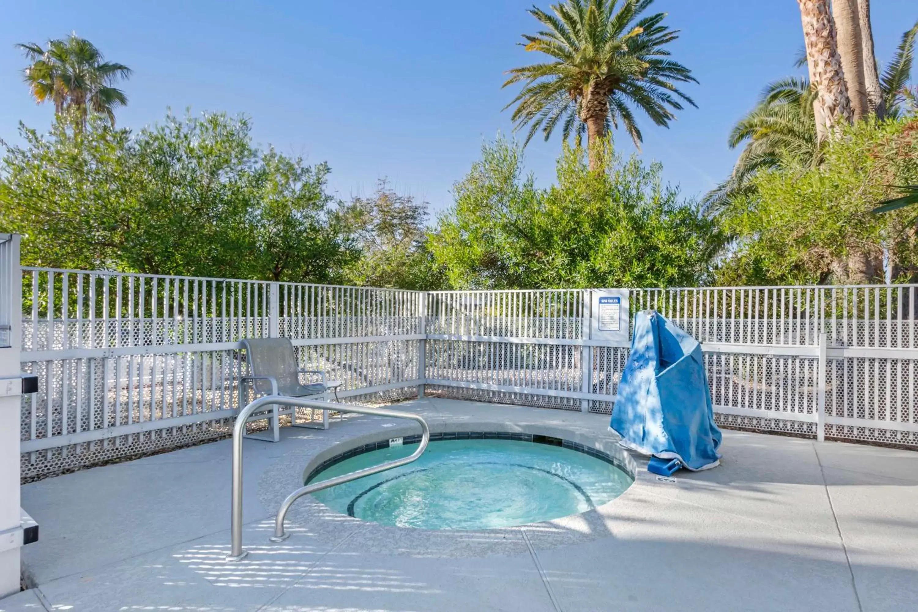 Pool view, Swimming Pool in Best Western Space Age Lodge