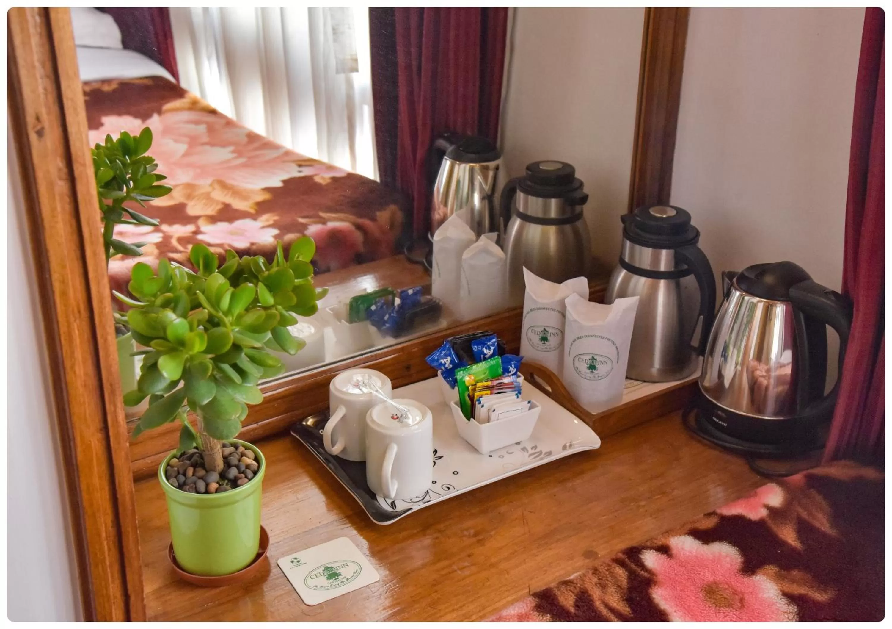 Coffee/Tea Facilities in Cedar Inn