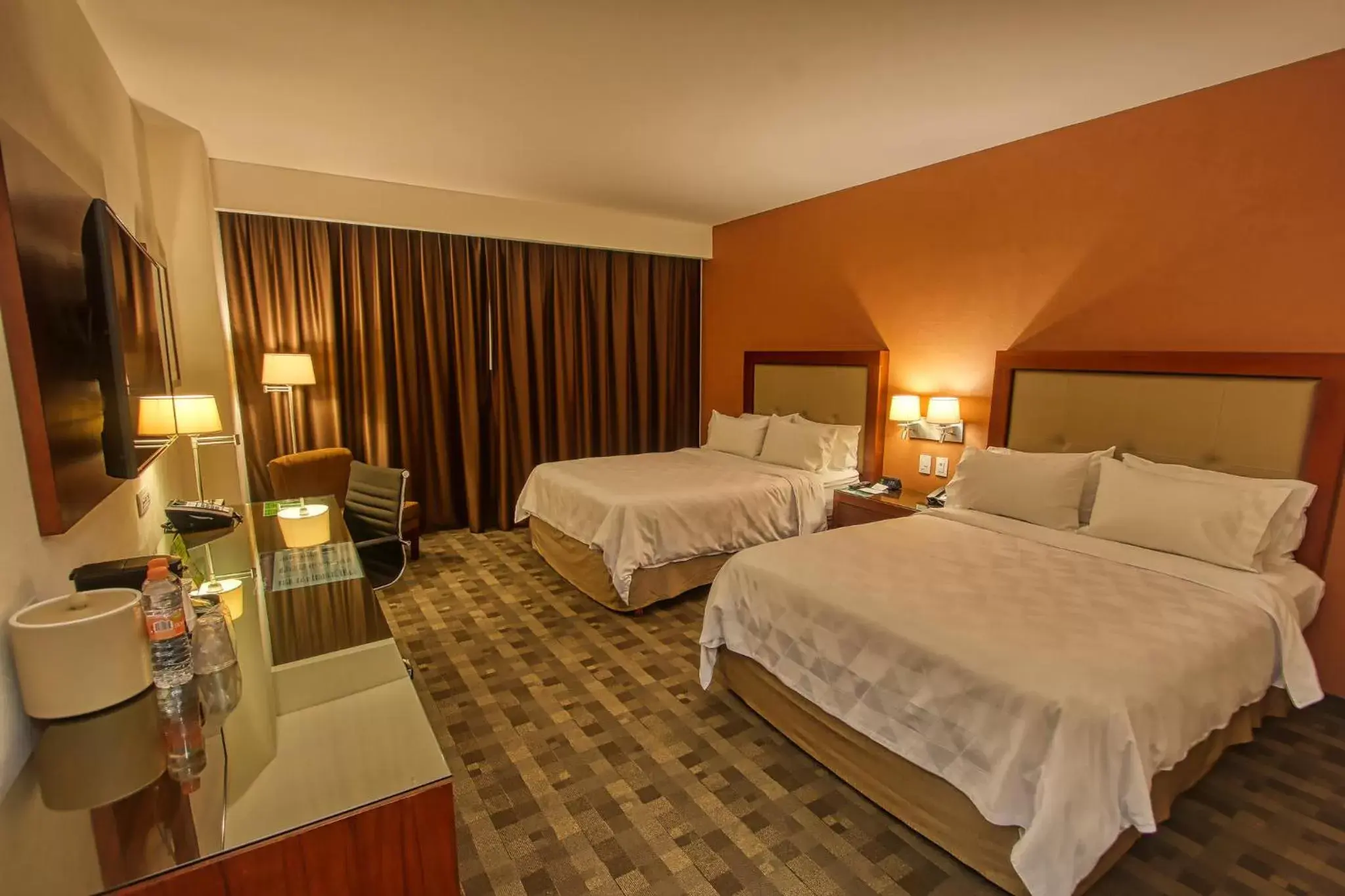 Photo of the whole room, Bed in Holiday Inn & Suites Plaza Mayor, an IHG Hotel