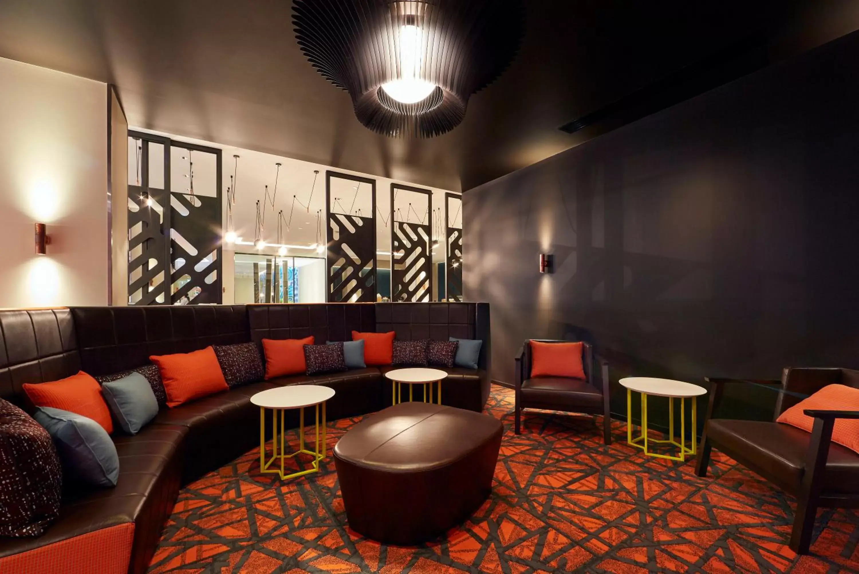 Lounge or bar, Seating Area in Holiday Inn Express Adelaide City Centre