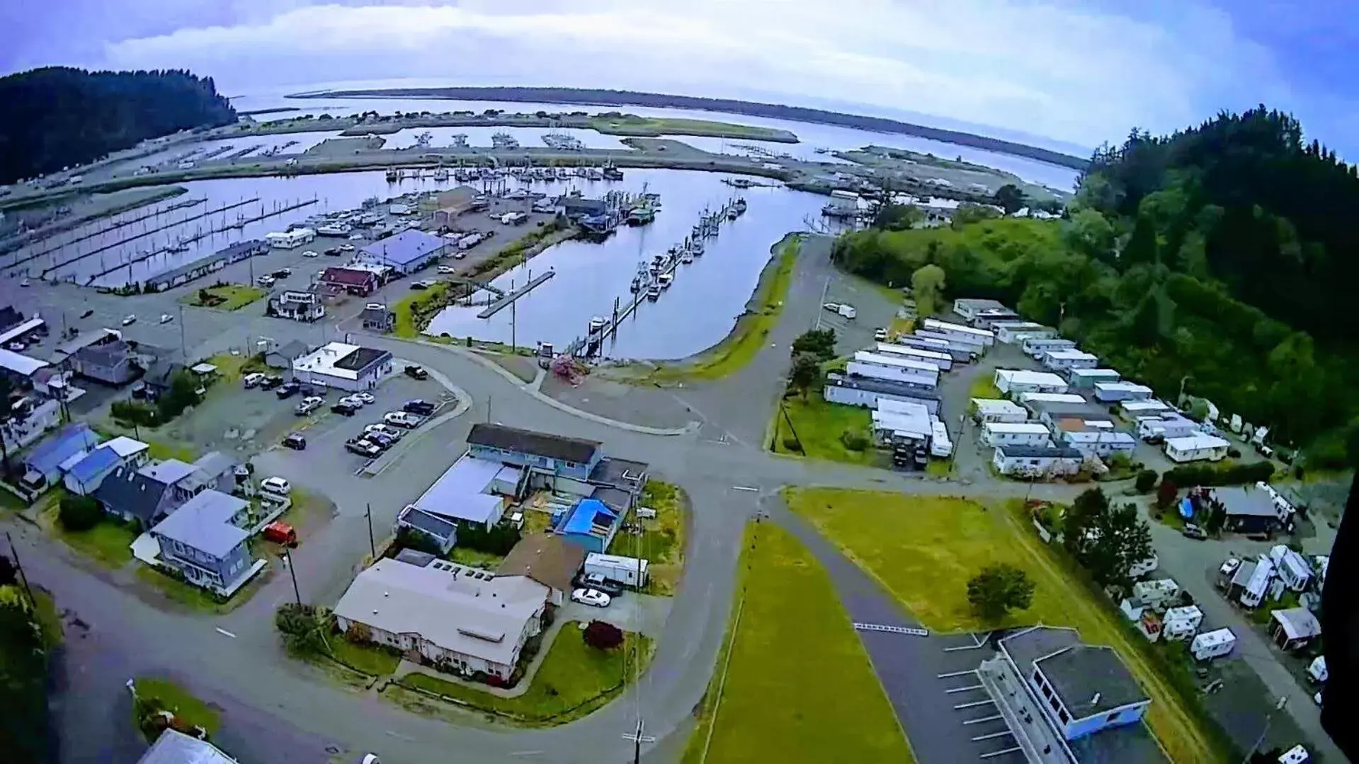 Nearby landmark, Bird's-eye View in Winchester Bay Inn