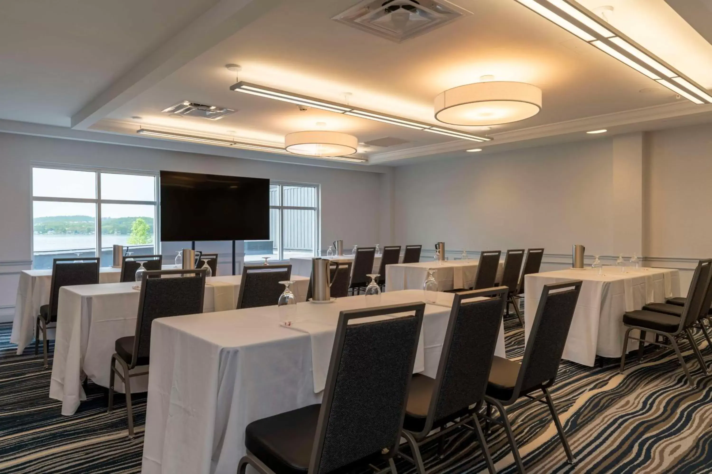 Meeting/conference room in Hotel Canandaigua, Tapestry Collection By Hilton