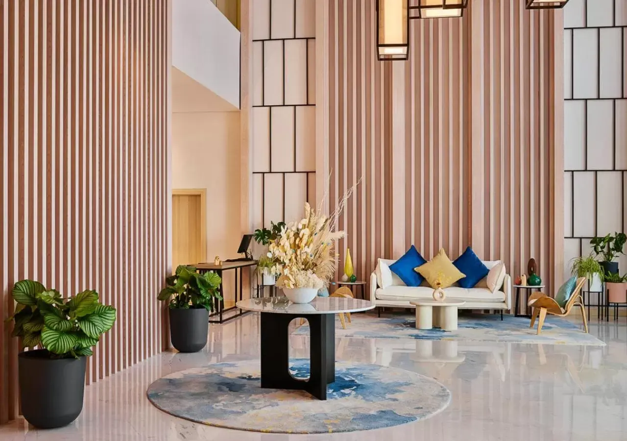 Lobby or reception, Seating Area in voco Dubai The Palm, an IHG Hotel