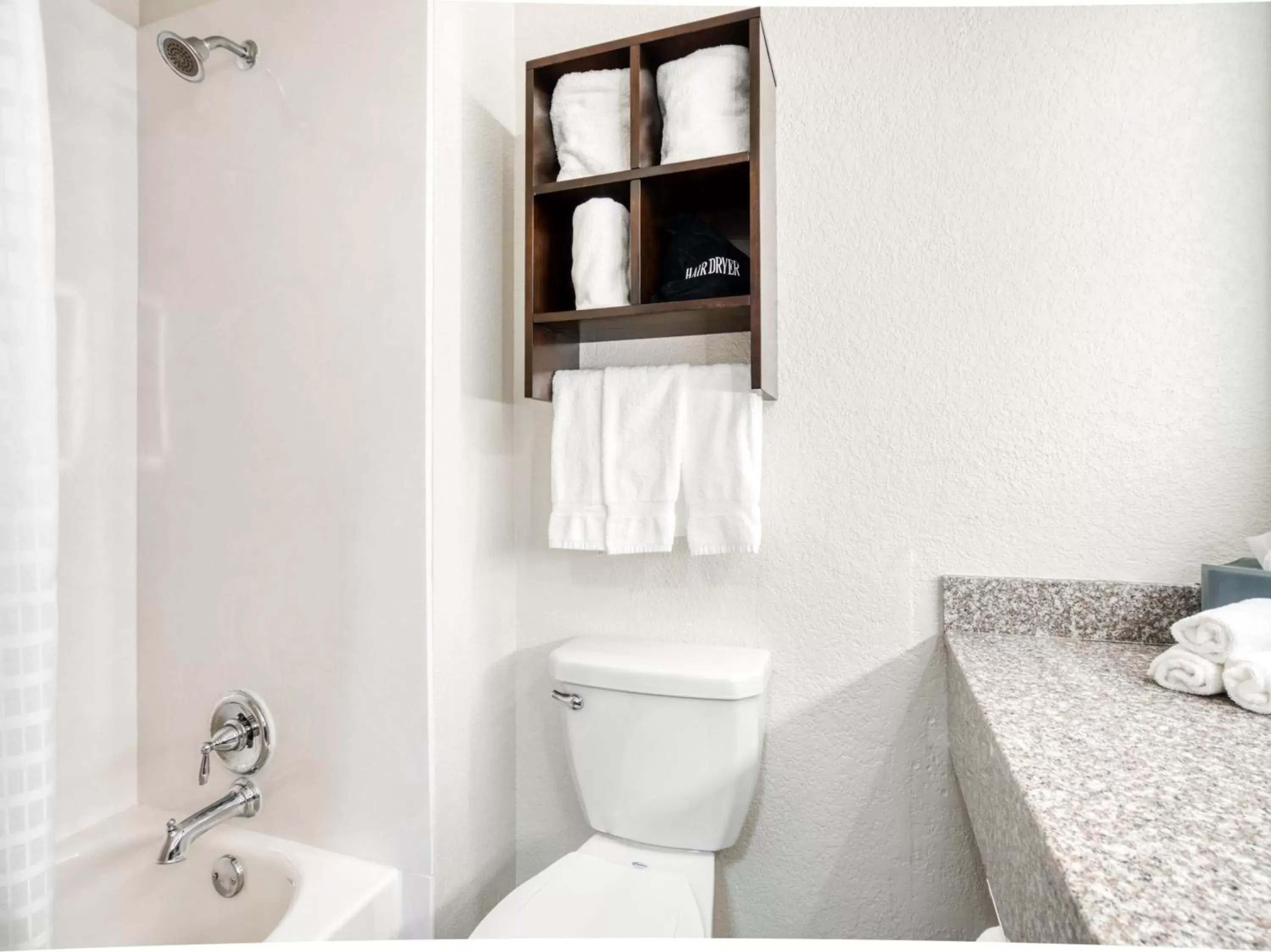 Bathroom in Alexis Hotel & Banquets Dallas Park Central Galleria