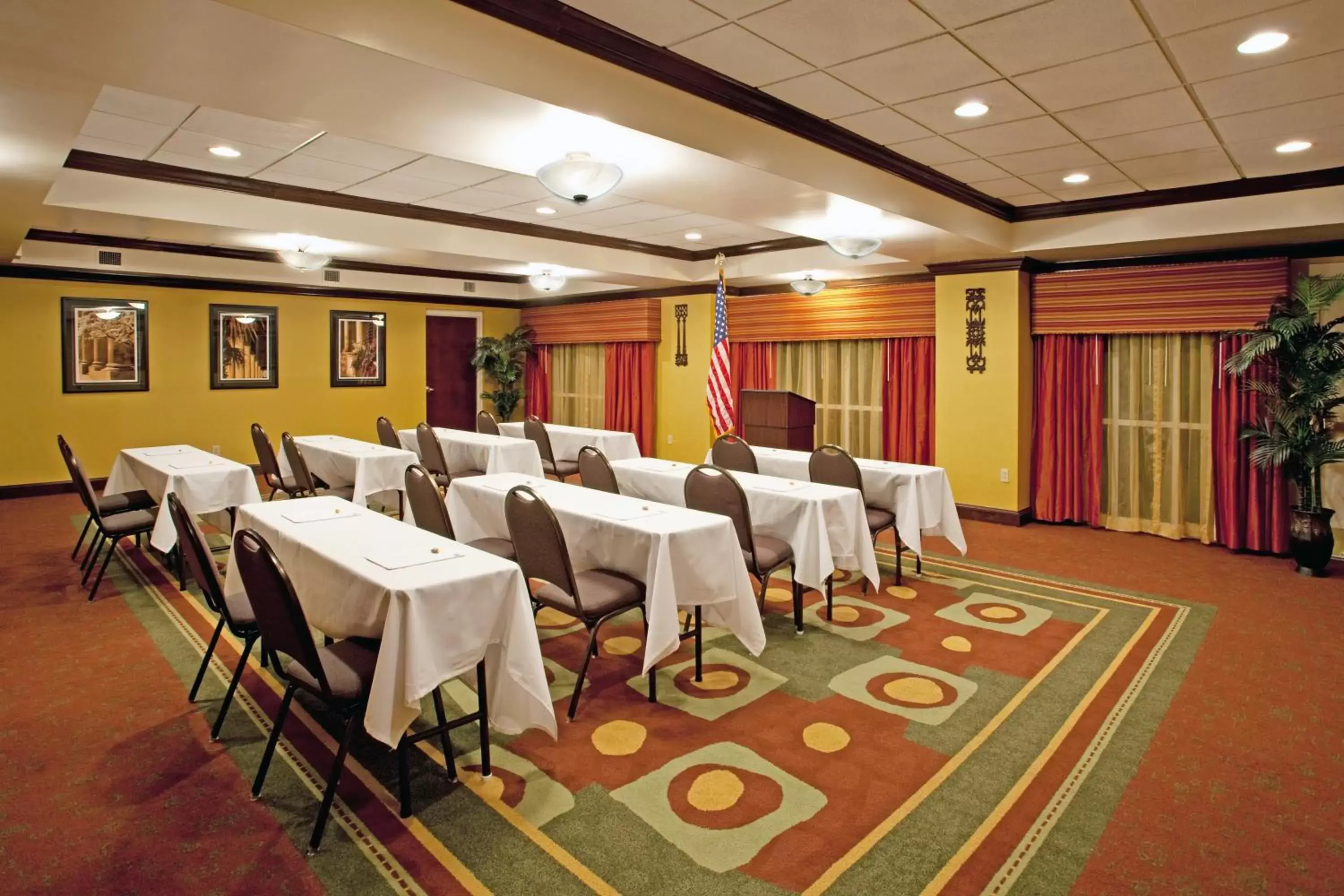 Meeting/conference room in Holiday Inn Express Hotel & Suites Charleston-Ashley Phosphate, an IHG Hotel