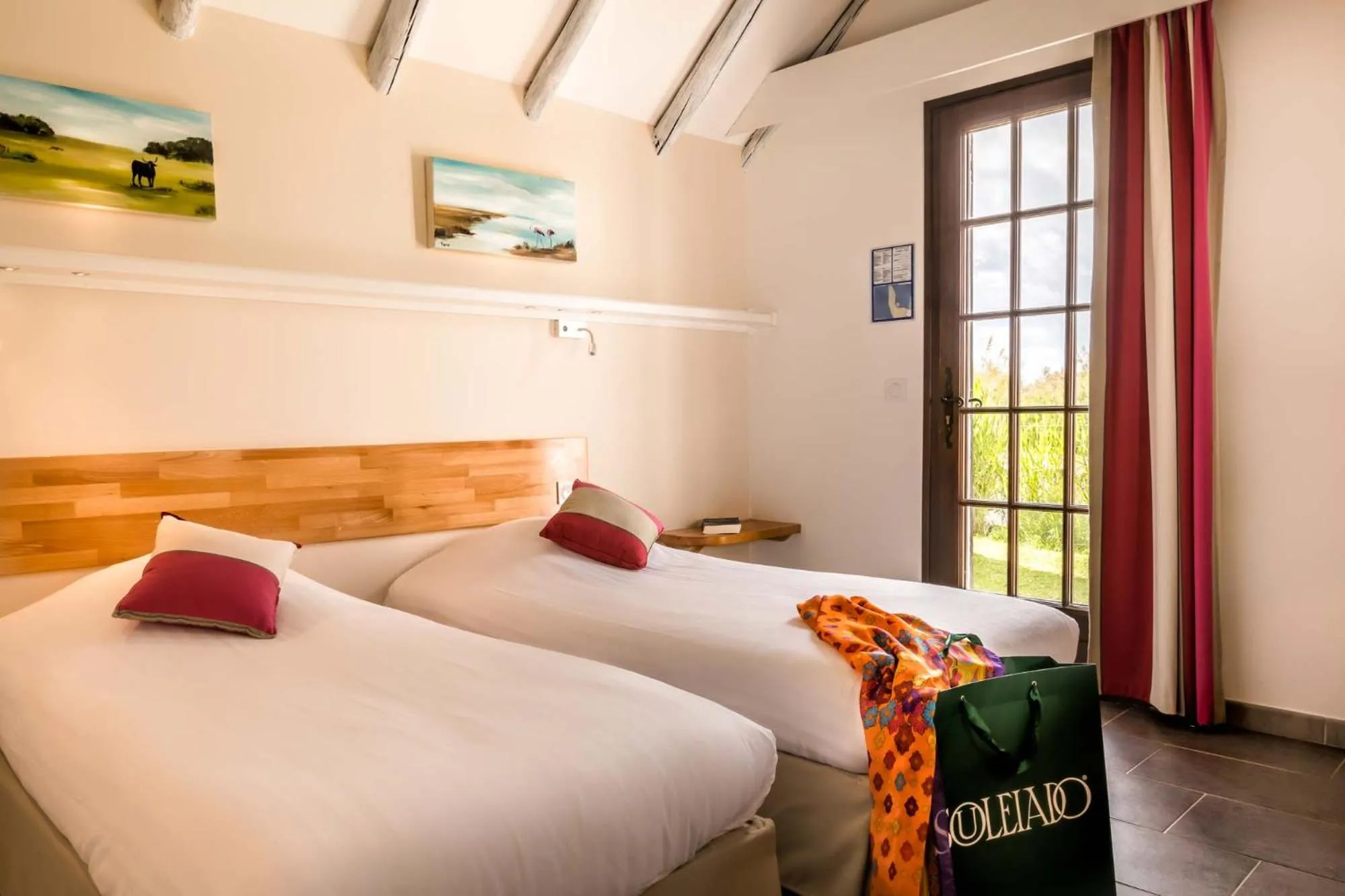 Bed in Auberge Cavaliere du Pont des Bannes