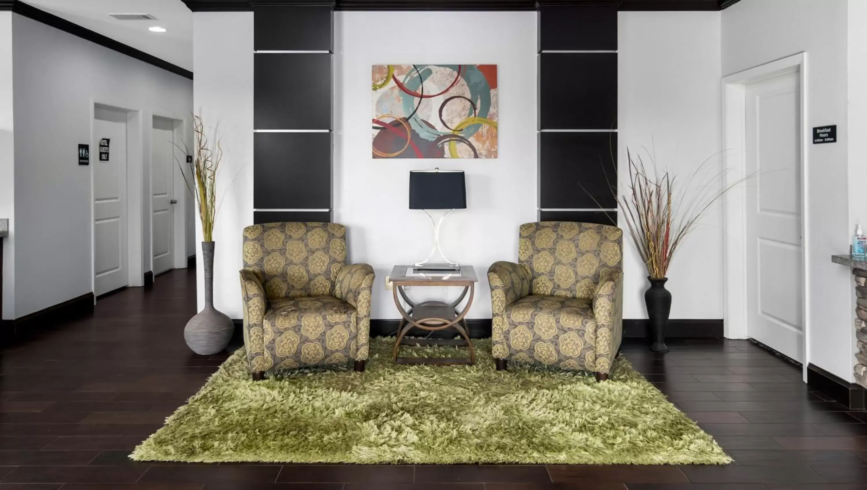 Lobby or reception, Seating Area in Belmont Inn and Suites Tatum