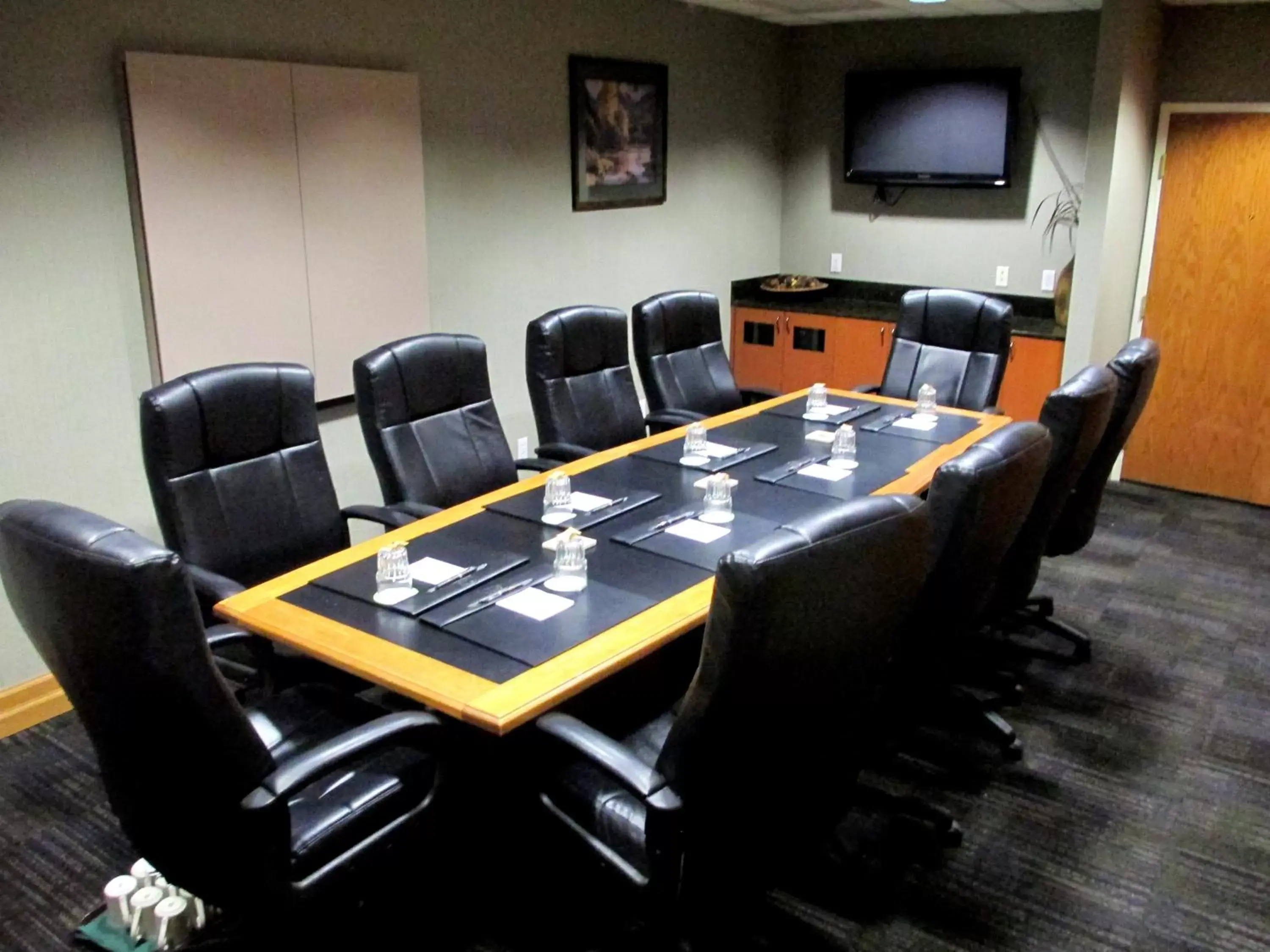 Meeting/conference room in Holiday Inn Express & Suites Bozeman West, an IHG Hotel