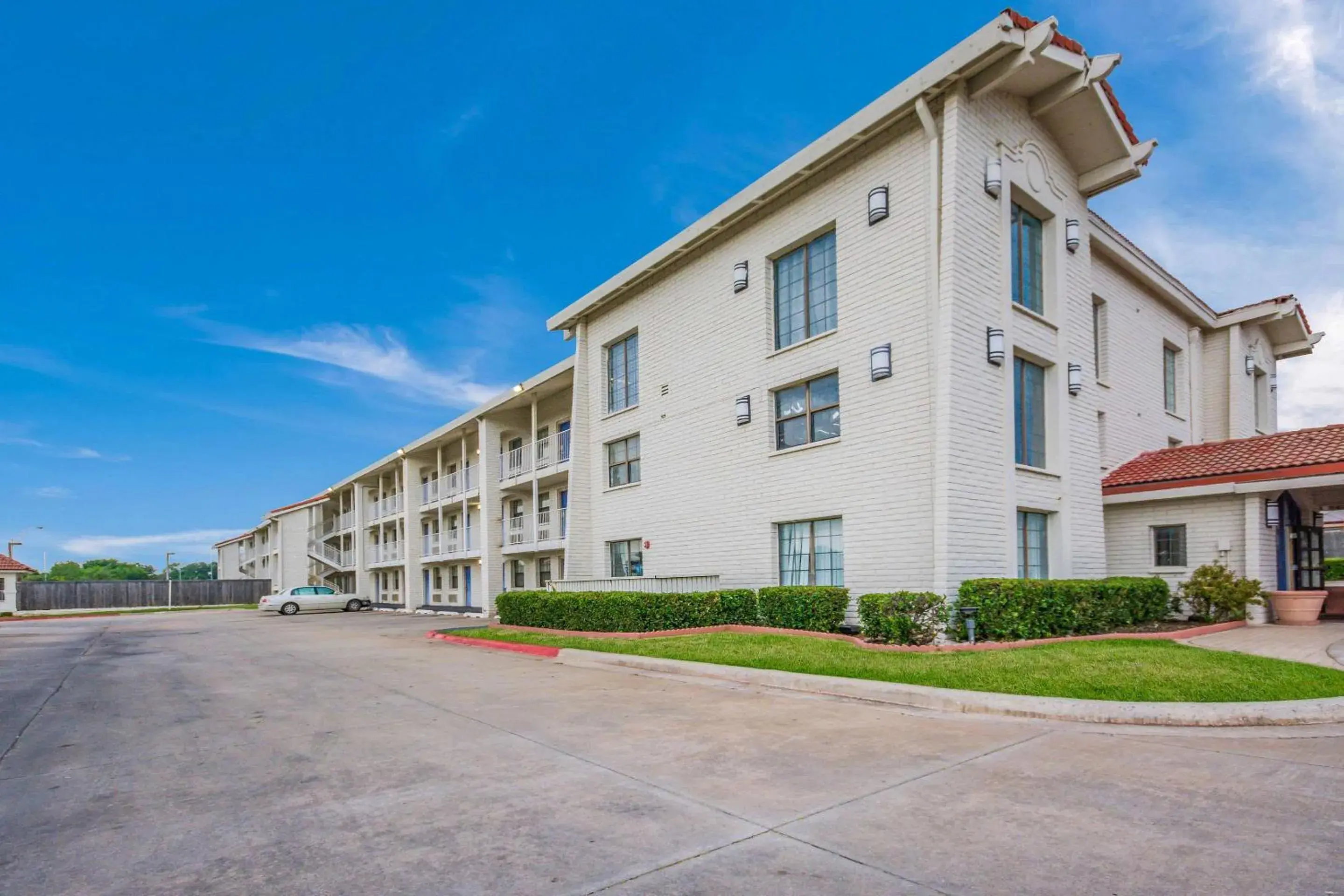 Property Building in Econo Lodge