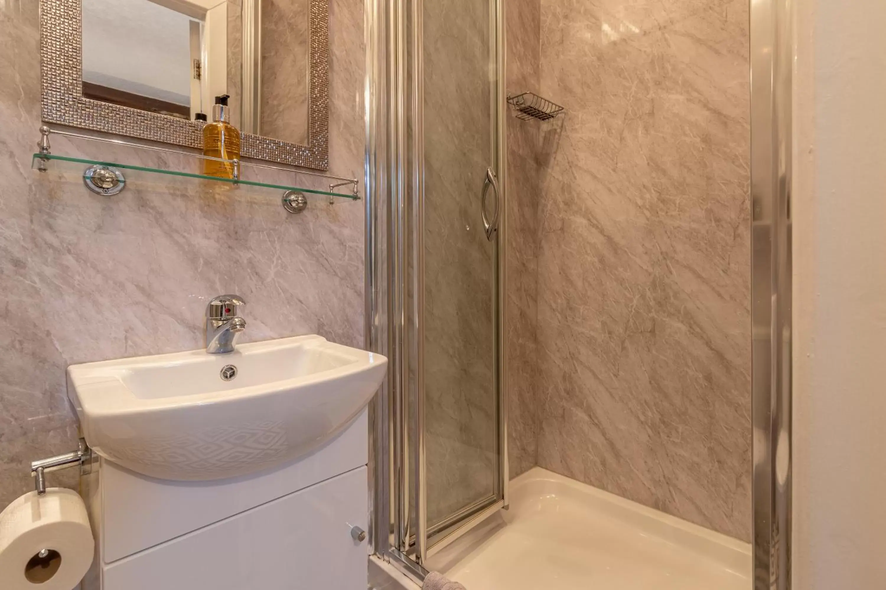 Bathroom in Glyntwrog House